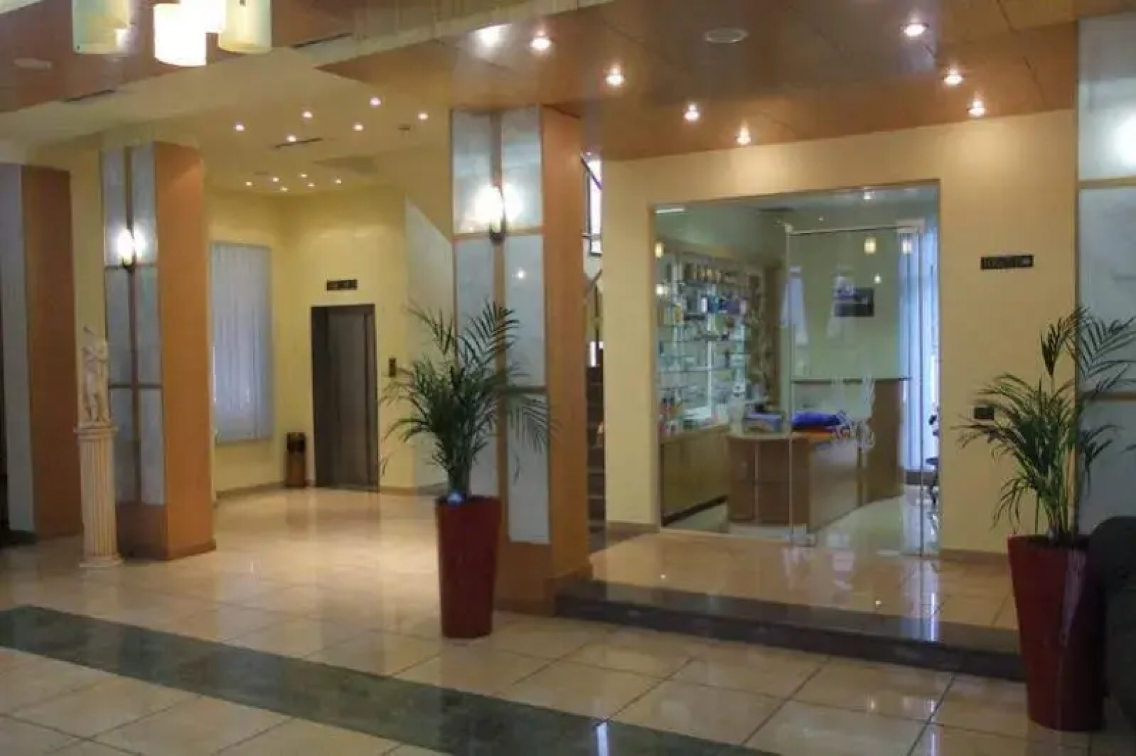 Paradise Beach Hotel