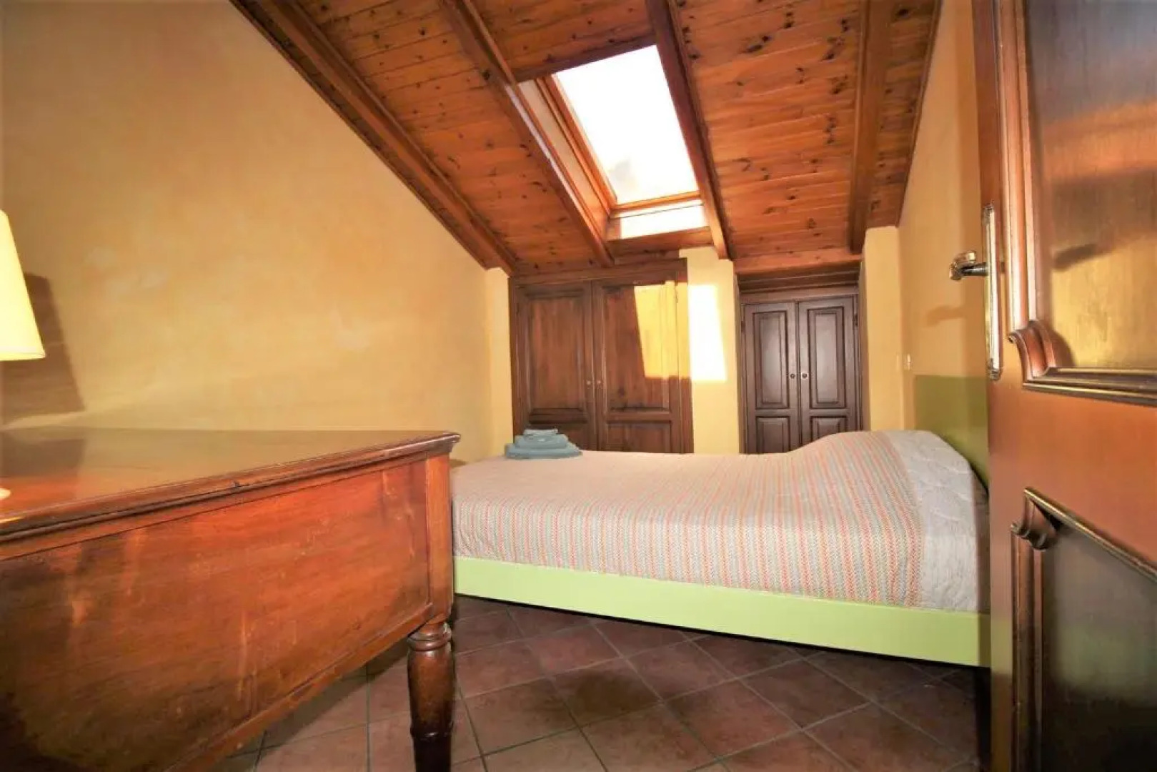 A Lovely Picture on the Lake