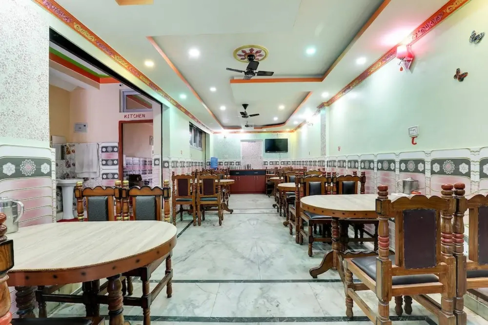 SPOT ON 545 Ghatal Hotel