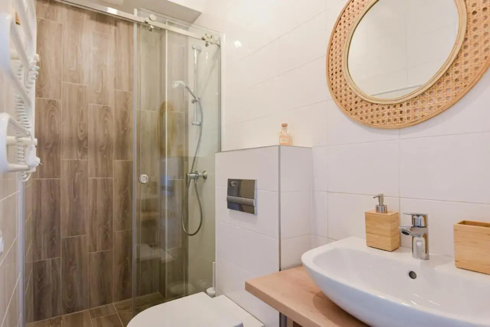 Stunning Seaside Studio with terrace and pool