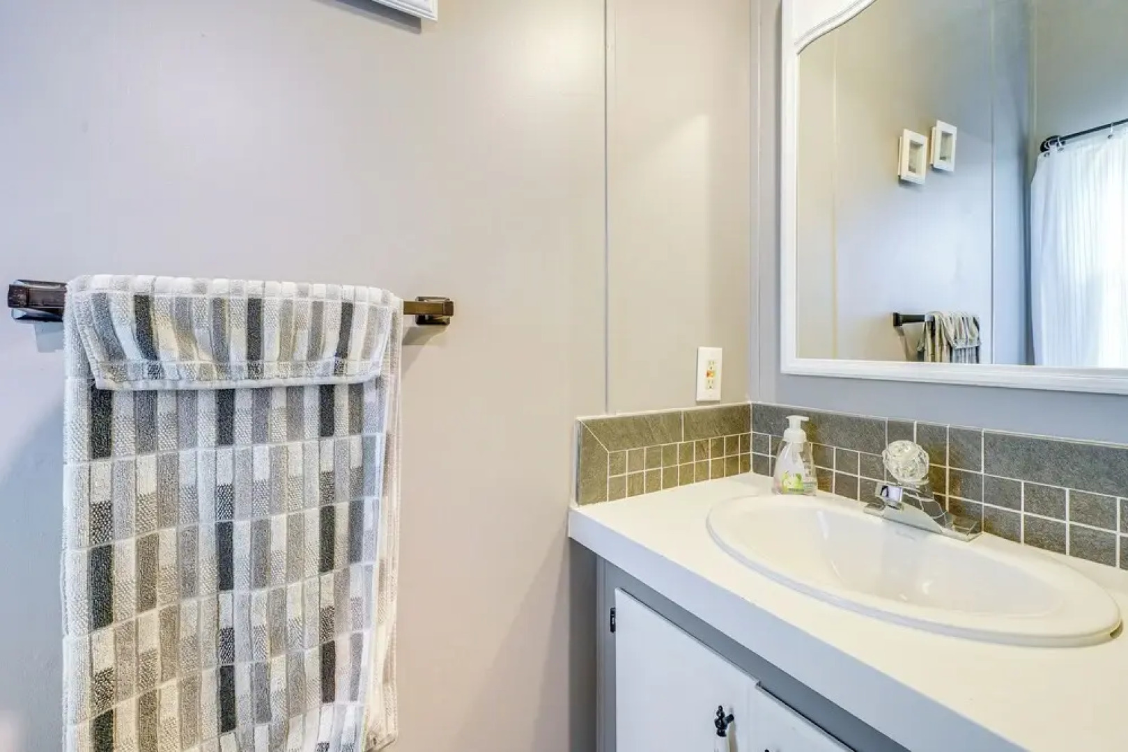 Secluded Hampstead Vacation Rental With Deck!