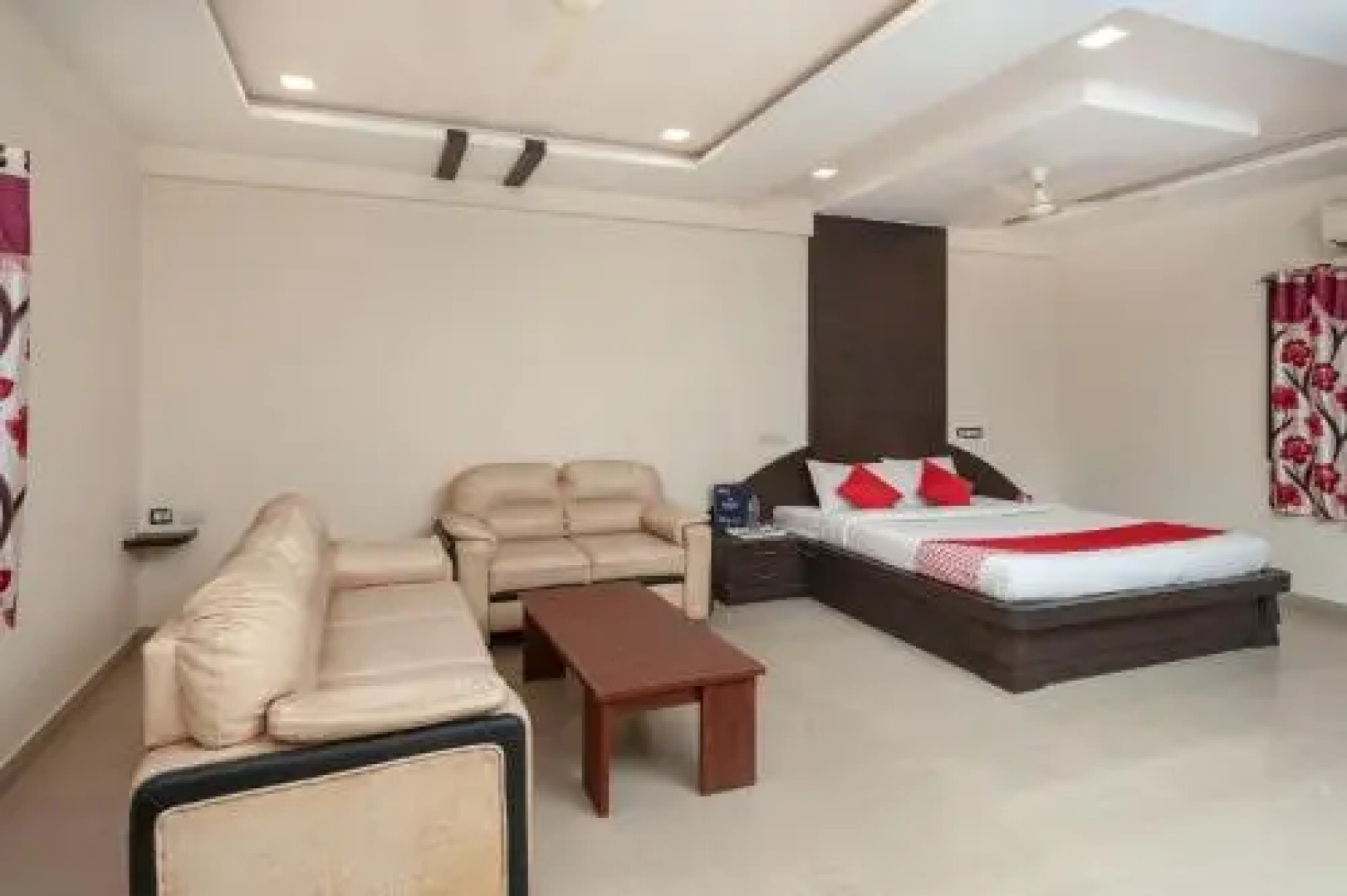 OYO 22674 Vintage Inn