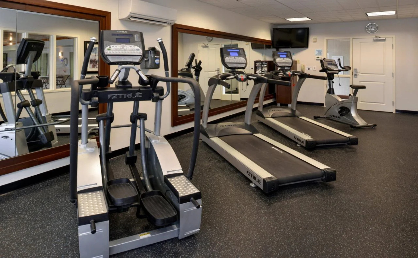 Holiday Inn Express & Suites Greenfield by IHG