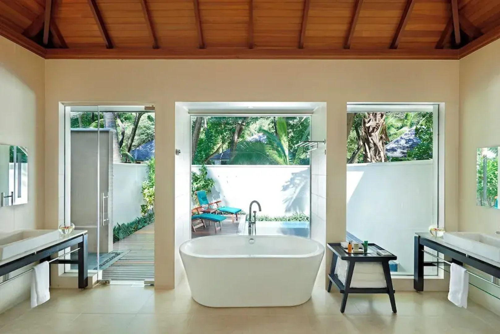 Niva Labriz Seychelles