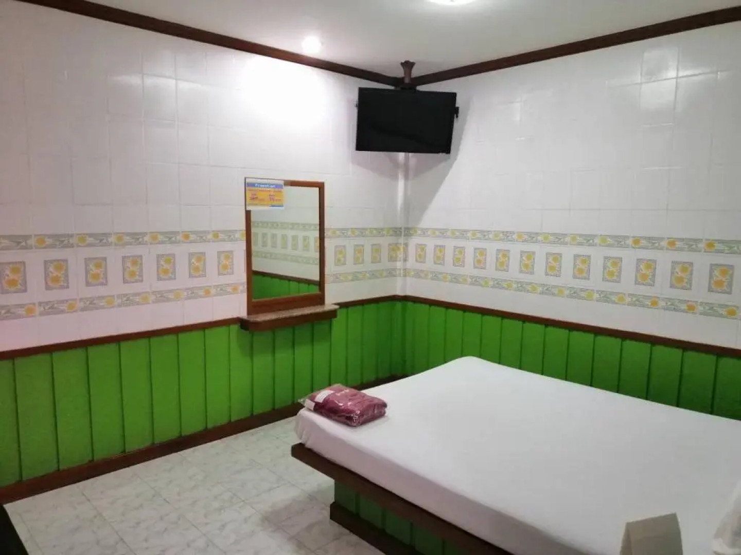 โรงแรม444