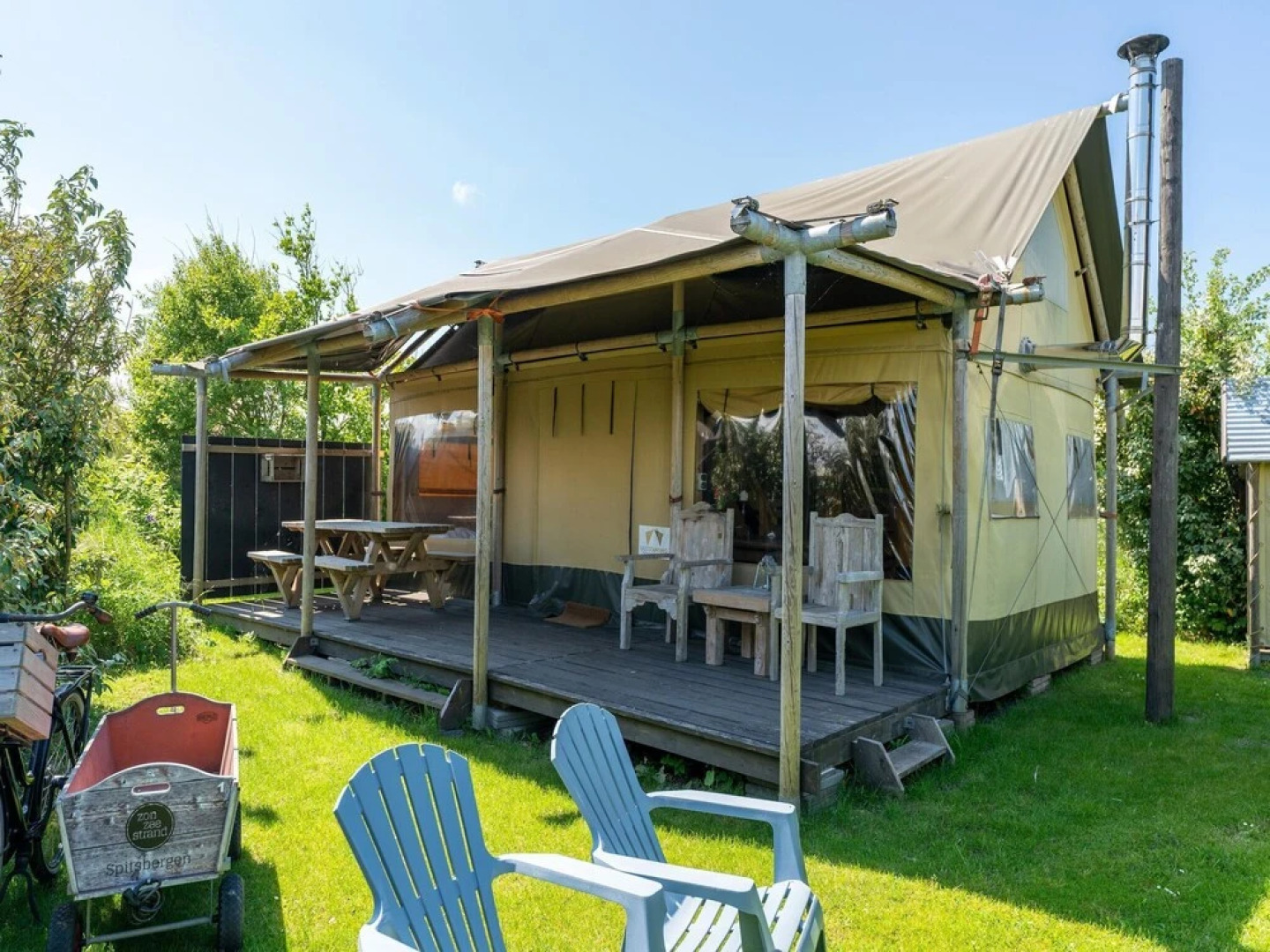 Wonderful Beach Lodge for 8 People near Beach, Sea, & Village of Callantsoog