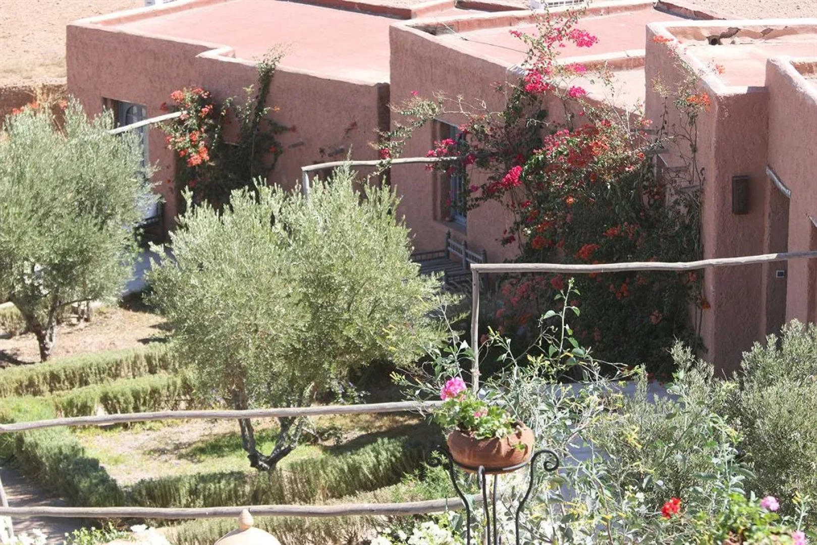 Shems Moon Lodge & Spa