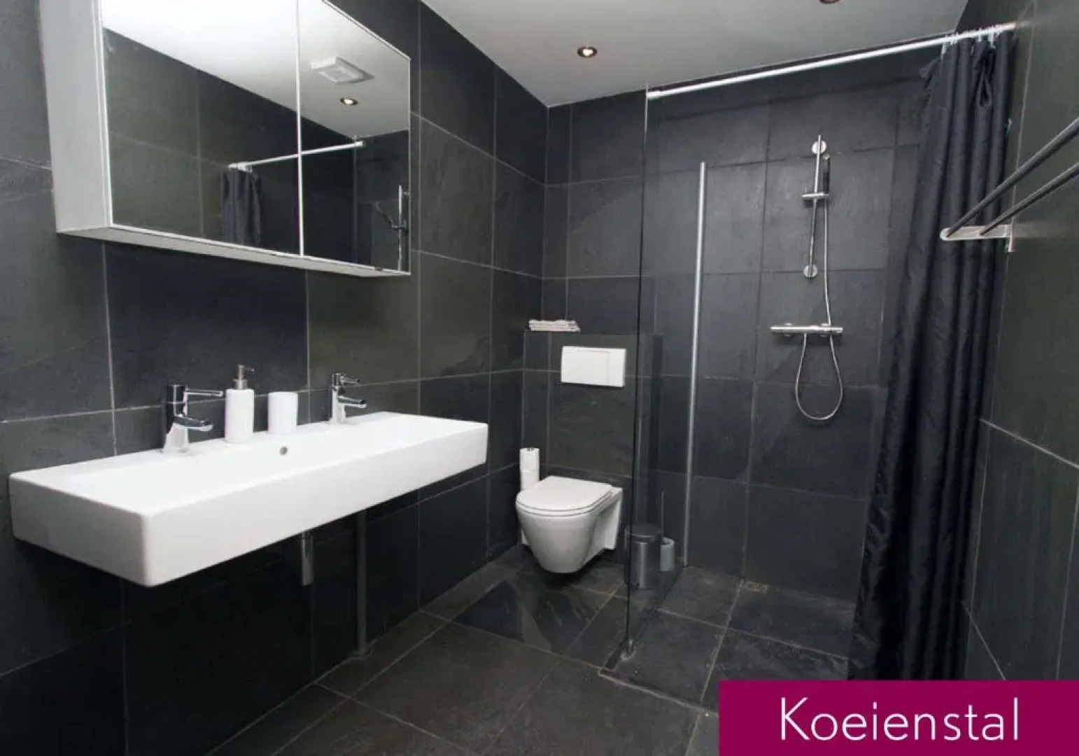 Koeienstal, Private House with wifi and free parking for 1 car