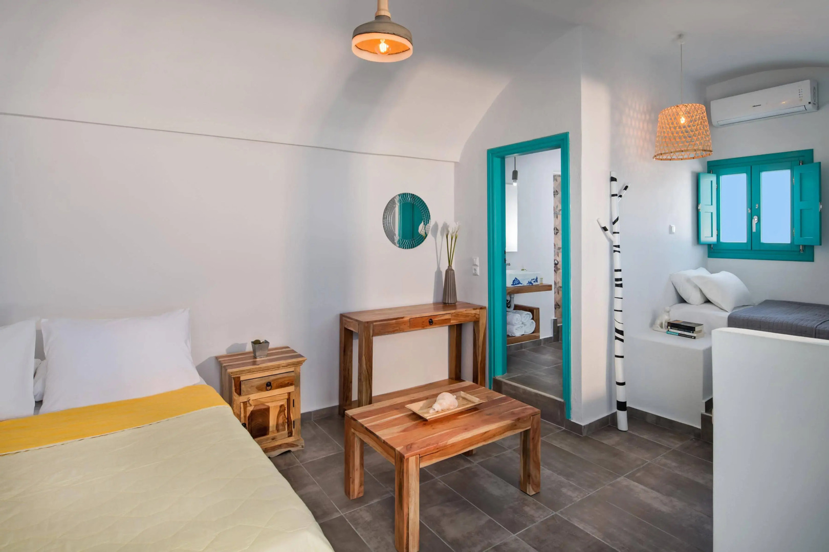 Nissia Beach Apartments and Suites