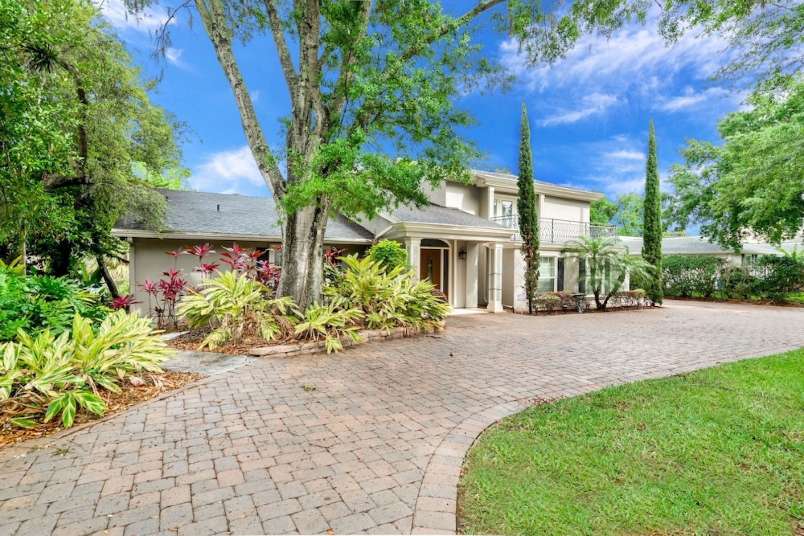 Ultimate 6 Bedroom 5 Bathroom On Bay Hill 5824ta
