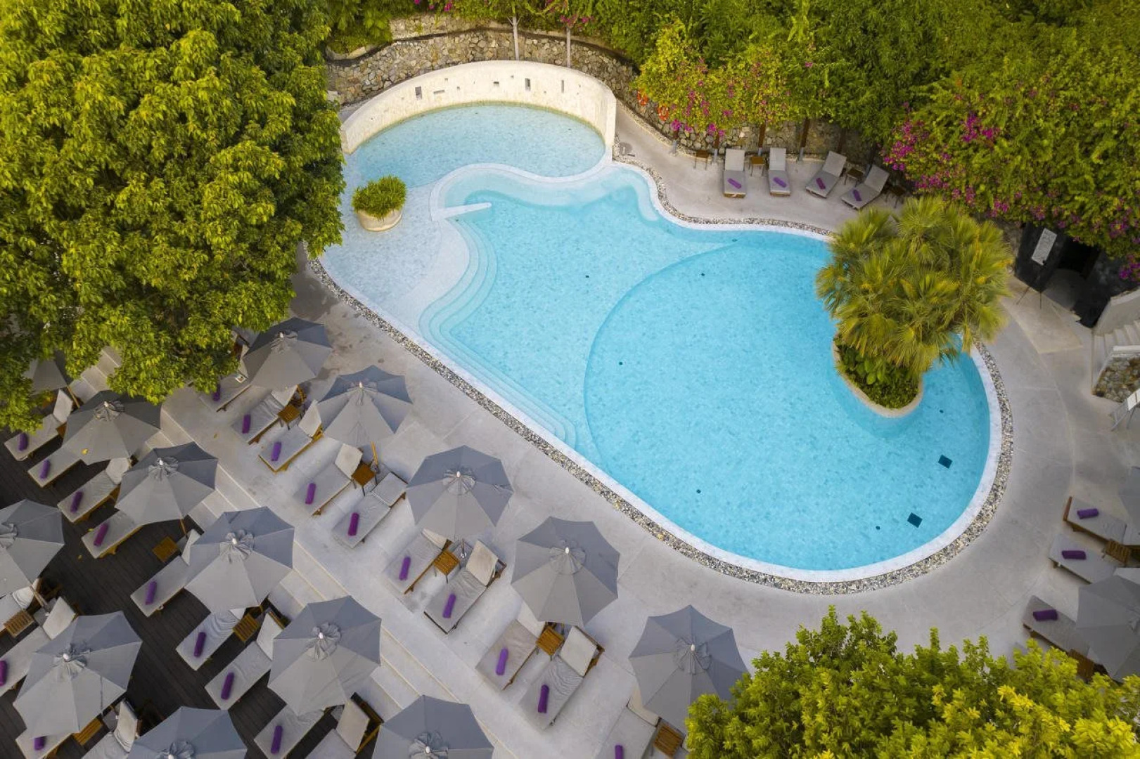 Отель The Nai Harn