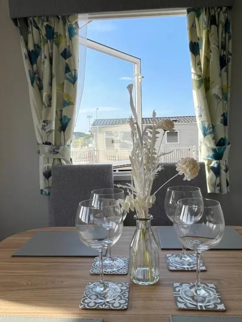 Charming 2-Bed Cottage in Morecambe