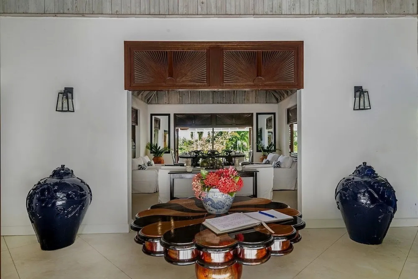 Staffed Round Hill Membership Van/driver 5 Bedroom Villa