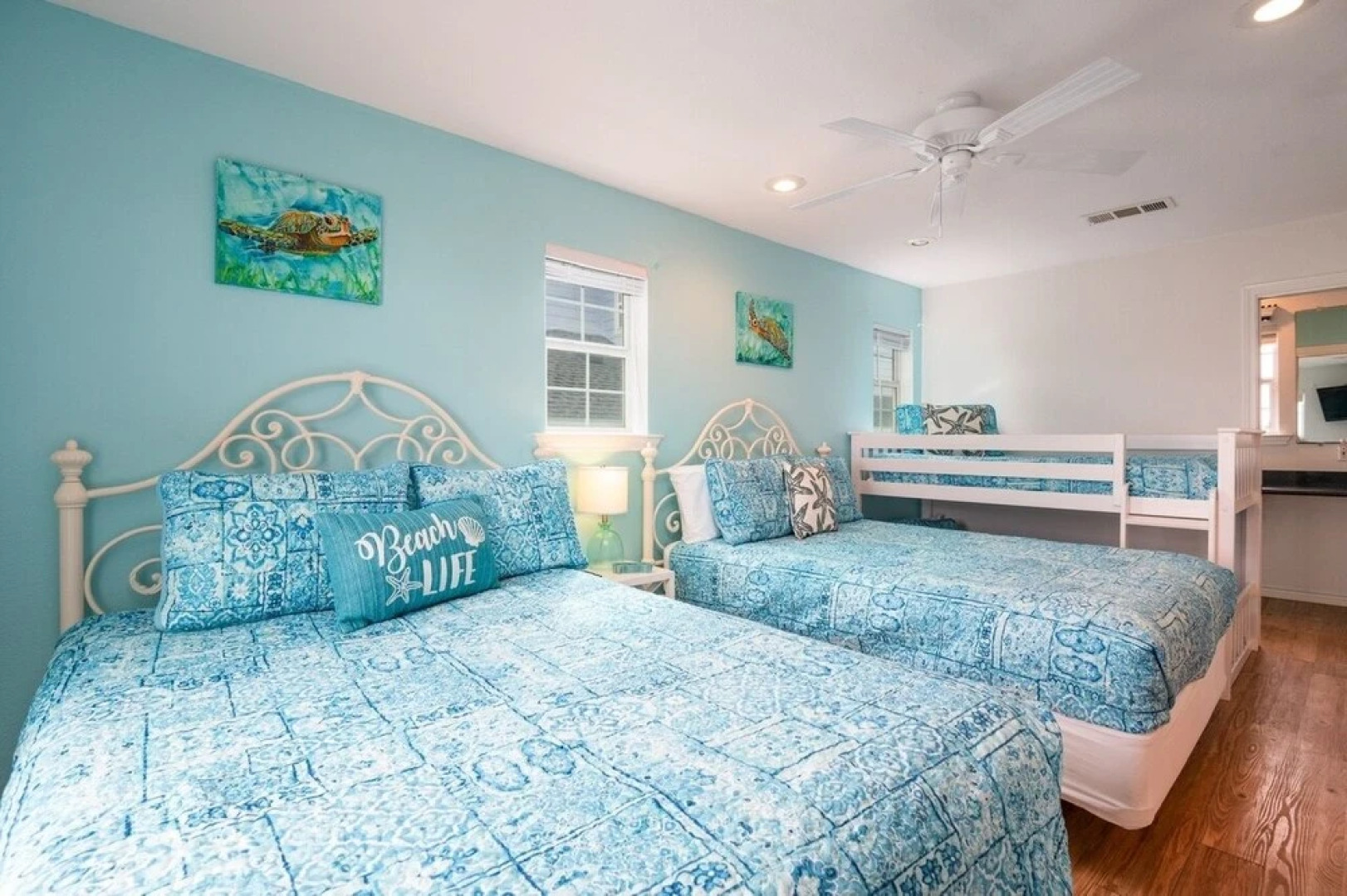 A Texas Star 3 Bedroom Home by RedAwning