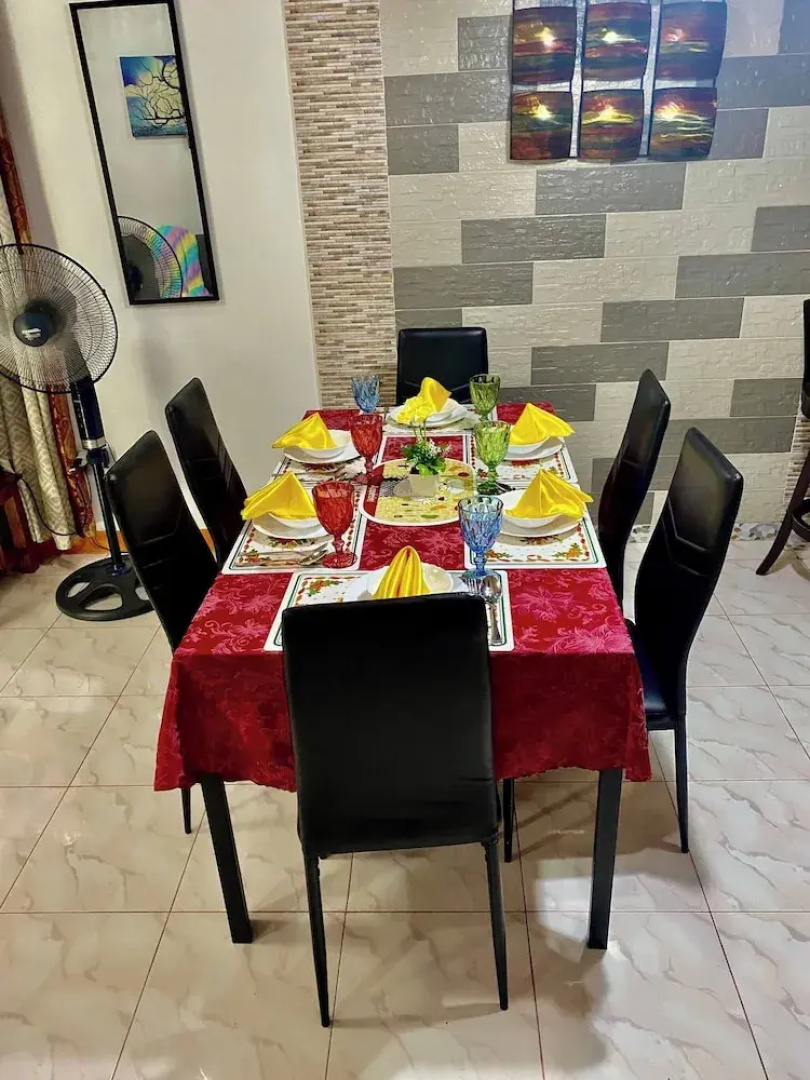 Len's Staycation 3bdr-2br-downstairs ,netflix&wifi