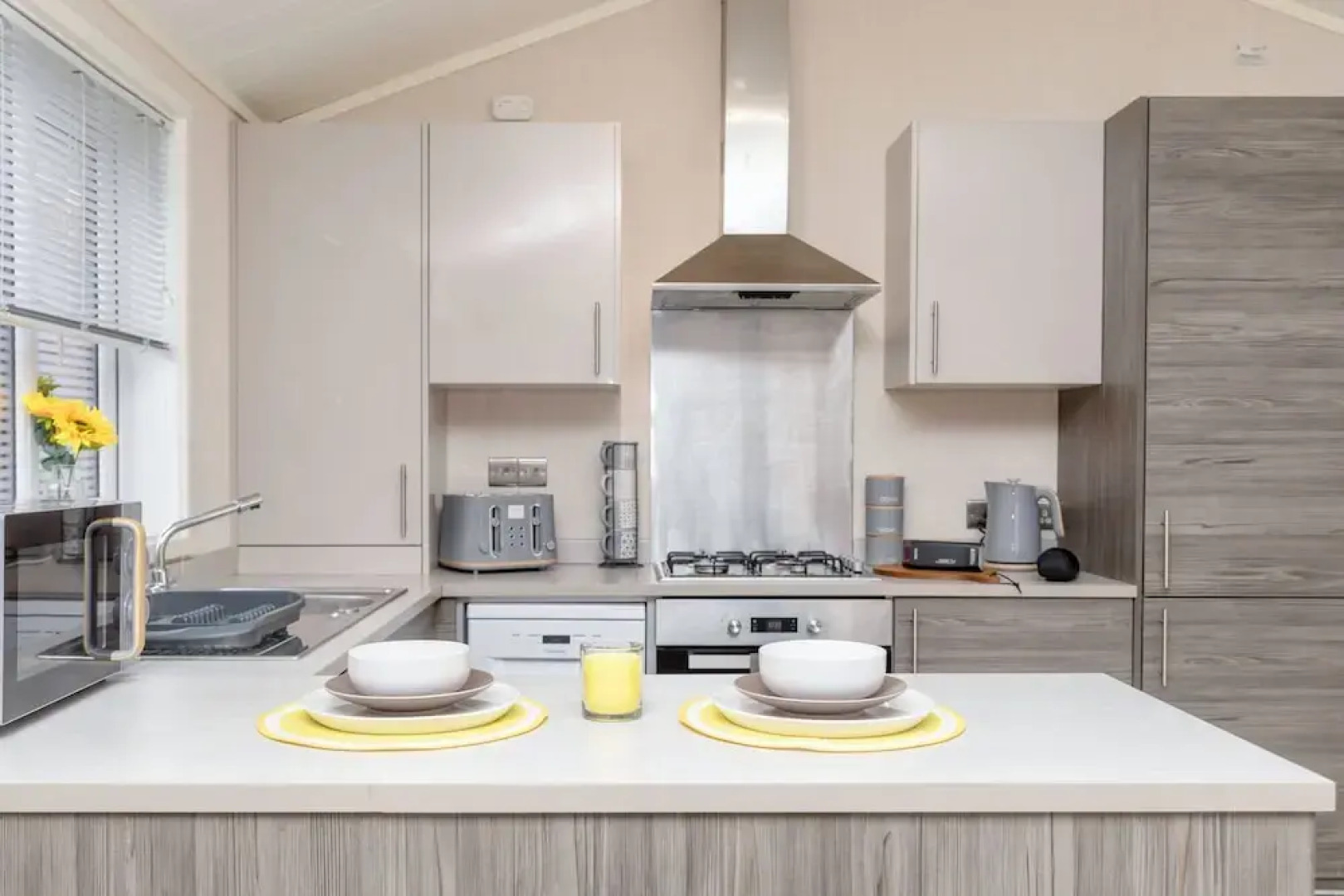 Family Luxury Cabin Retreat with hot tub