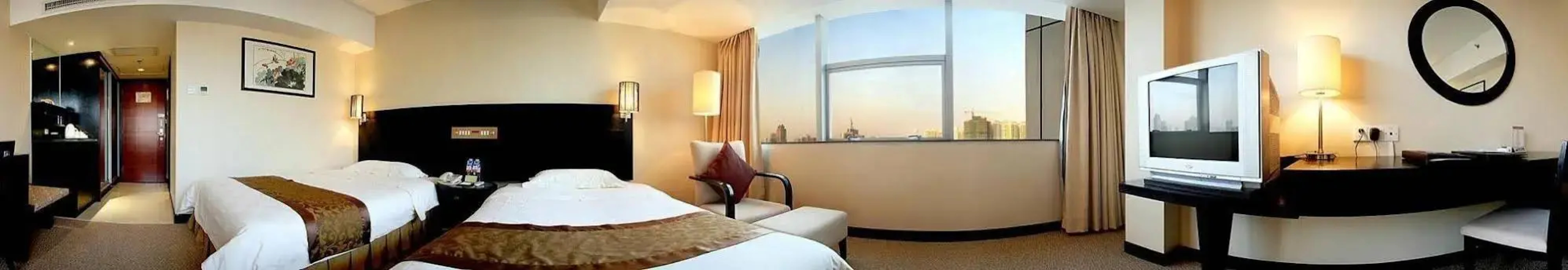 Skyline Plaza Hotel