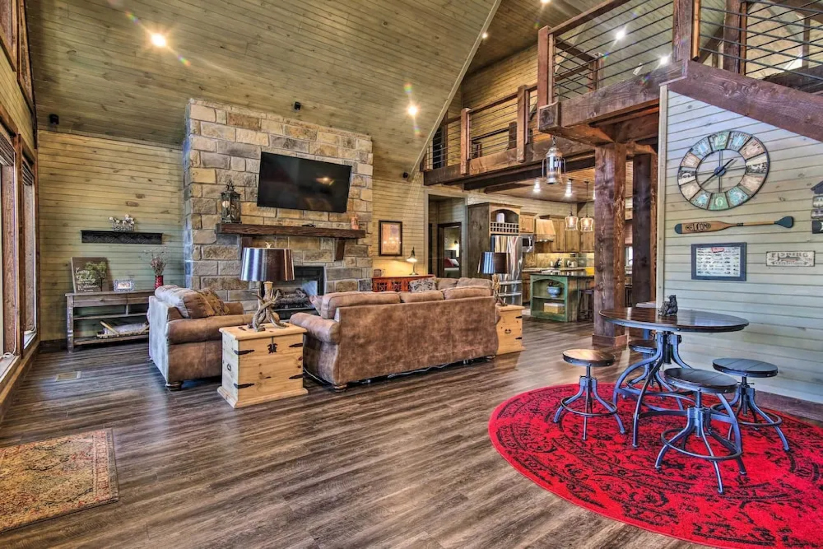 Stylish Broken Bow Cabin w/ Hot Tub + Fire Pit!