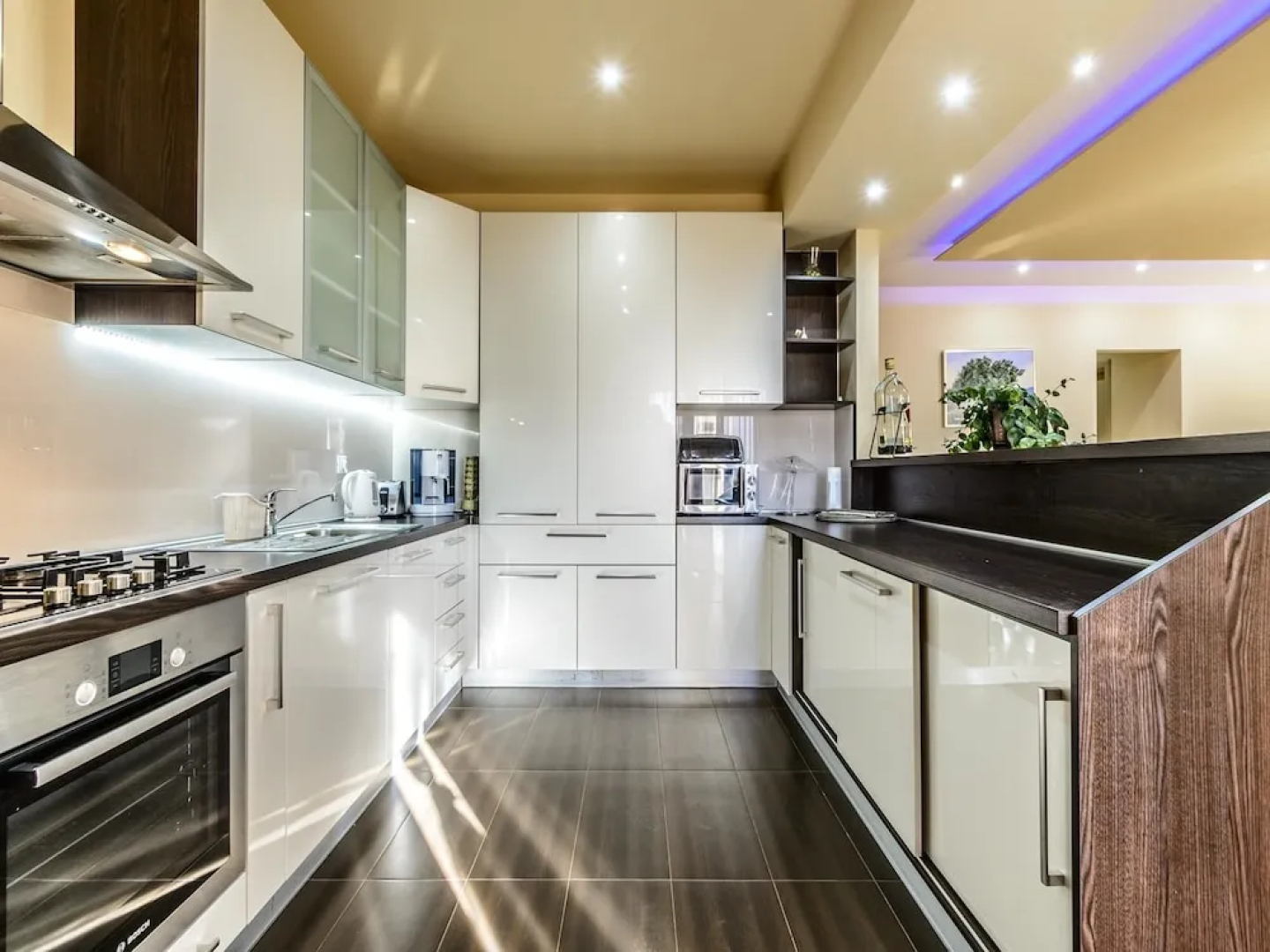 Villa Pave / Six Bedrooms H1