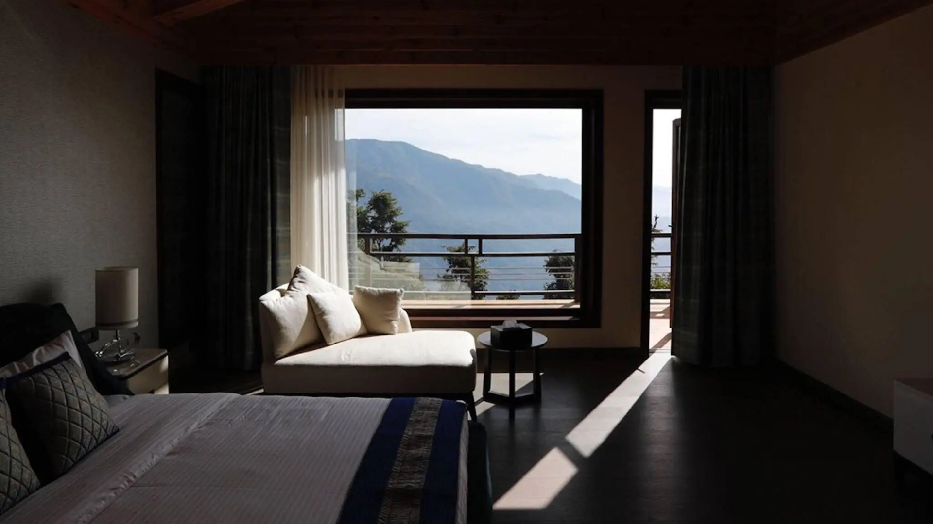 An Extravagant Luxurious Pushp Villa Overlooking The Ganges and Rishikesh Valley