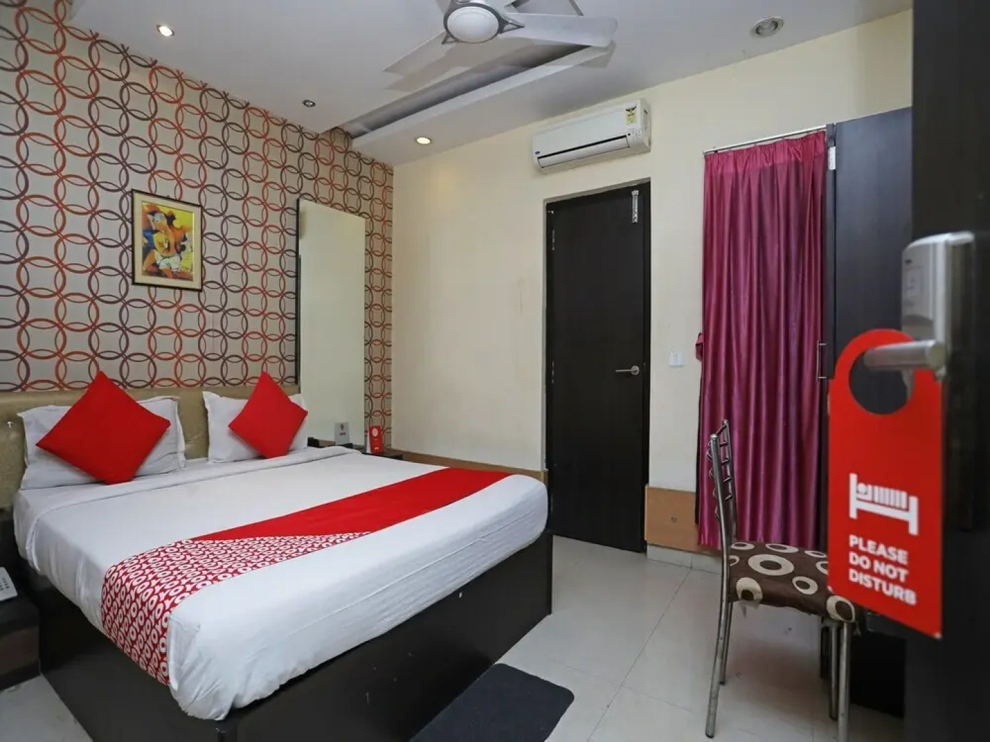 Skylark Hotel by OYO Rooms