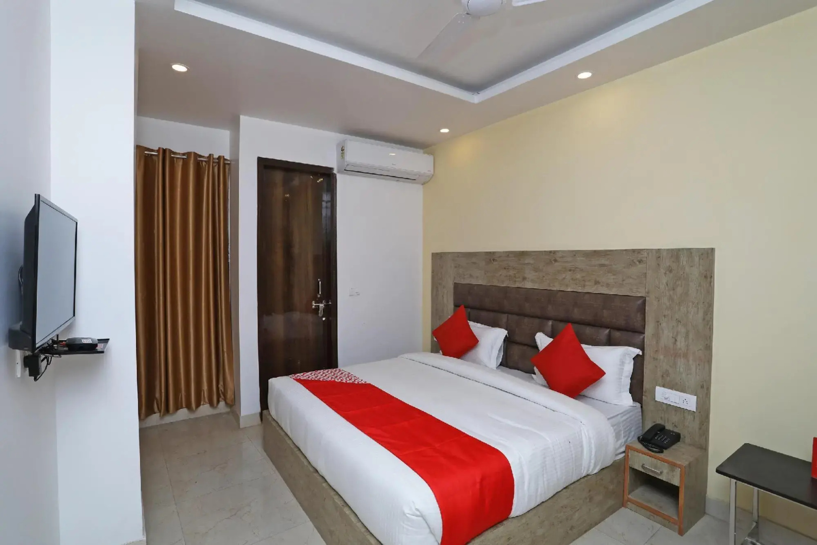 Hotel Shantinivas