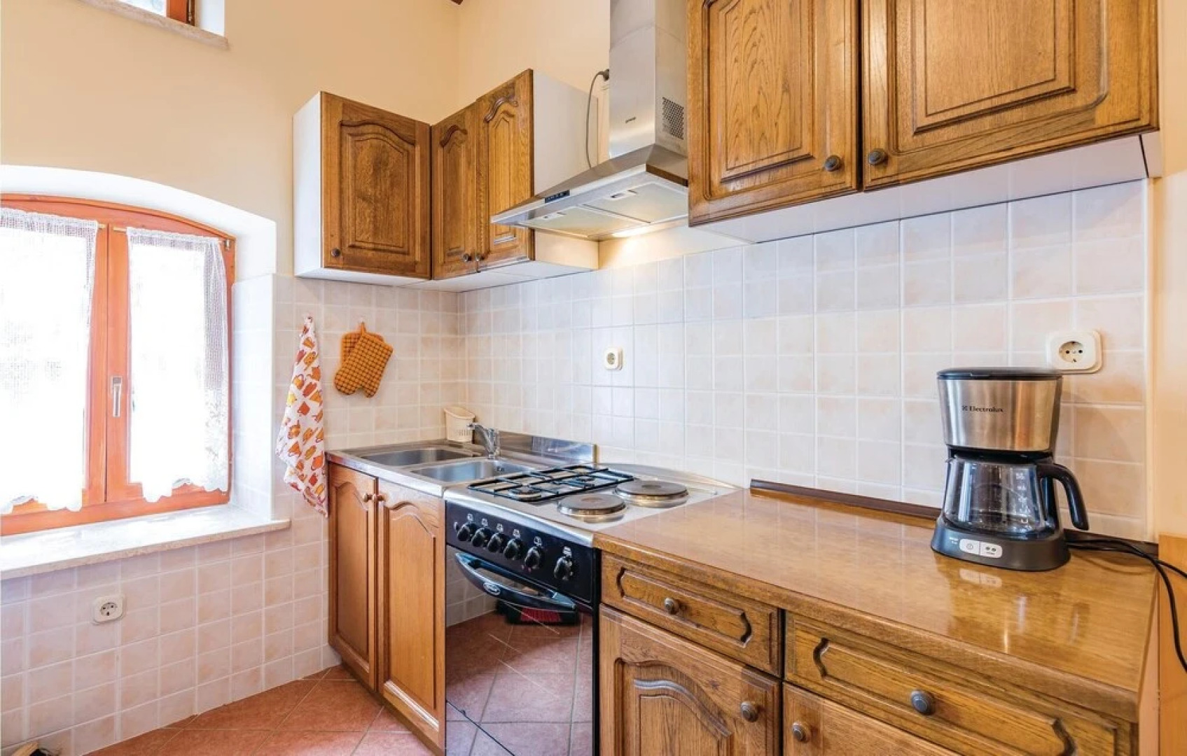 Beautiful Home in Butkovici With Wifi and 2 Bedrooms