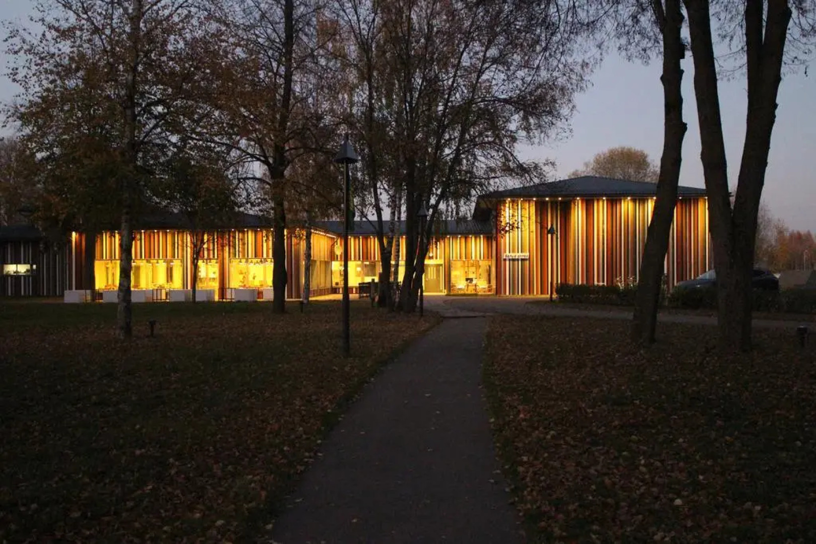 Белые аллеи