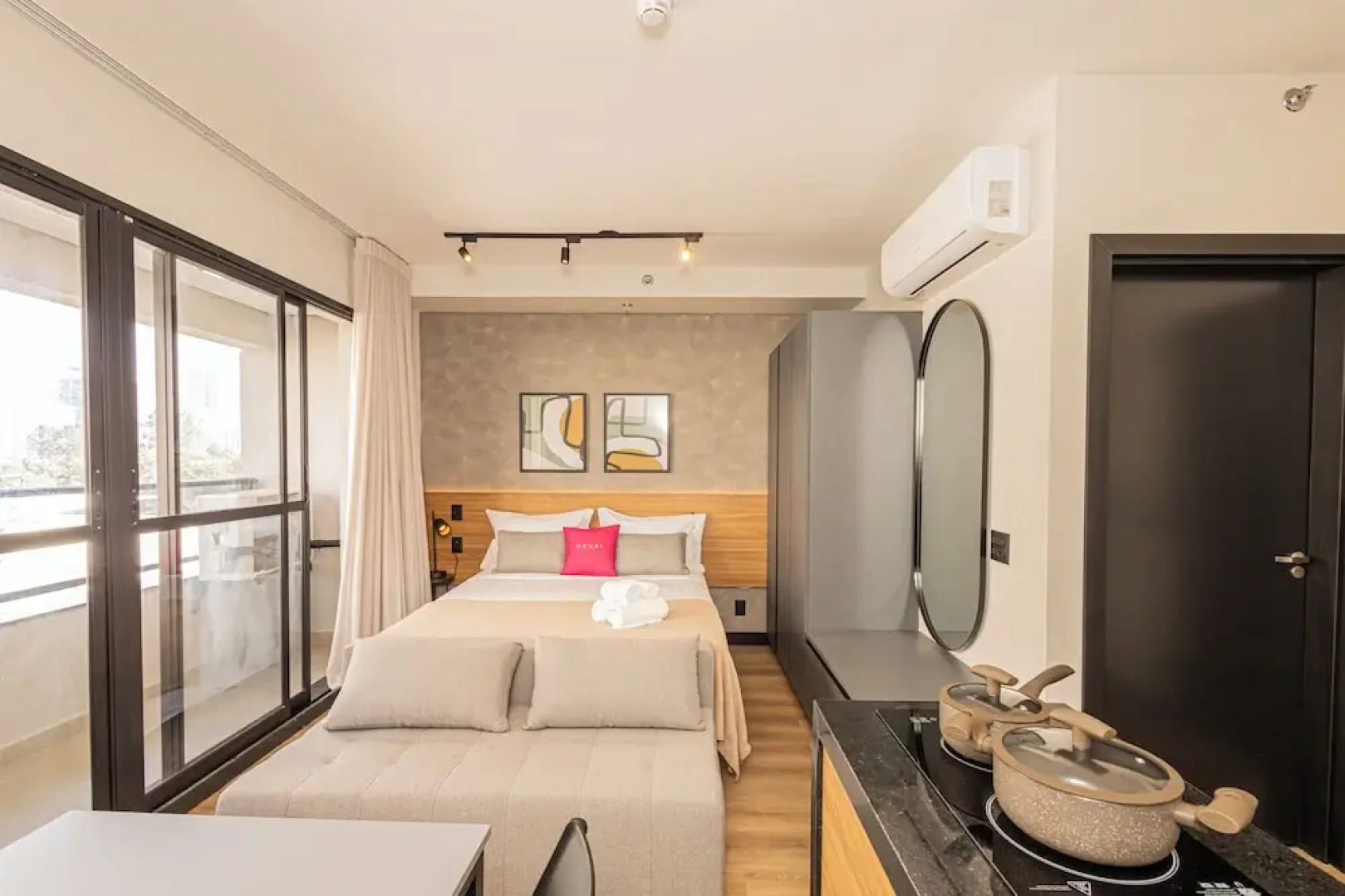 Sky Design Alphaville Housi by Anora