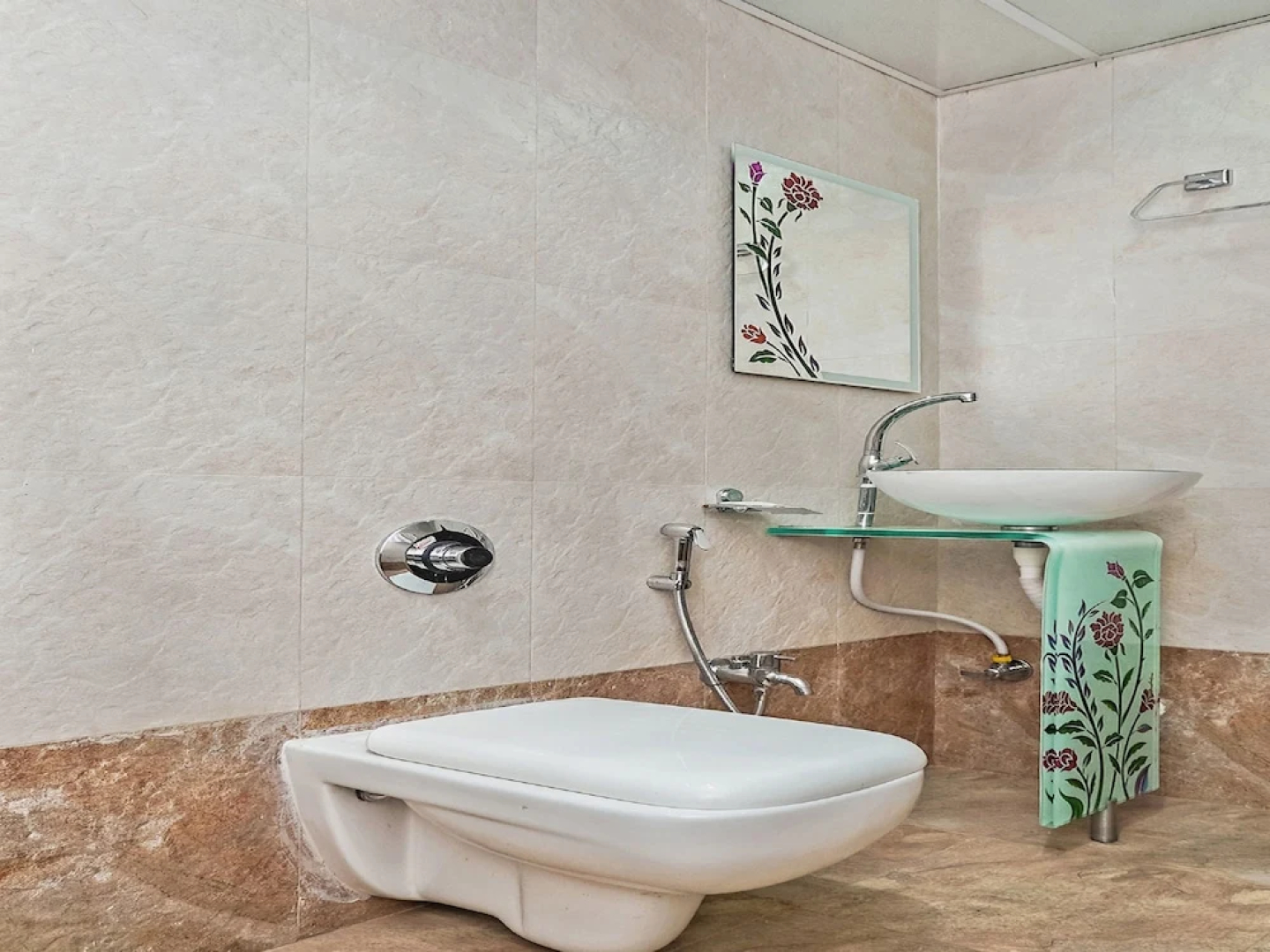 OYO 24932 Hotel Royal Stay