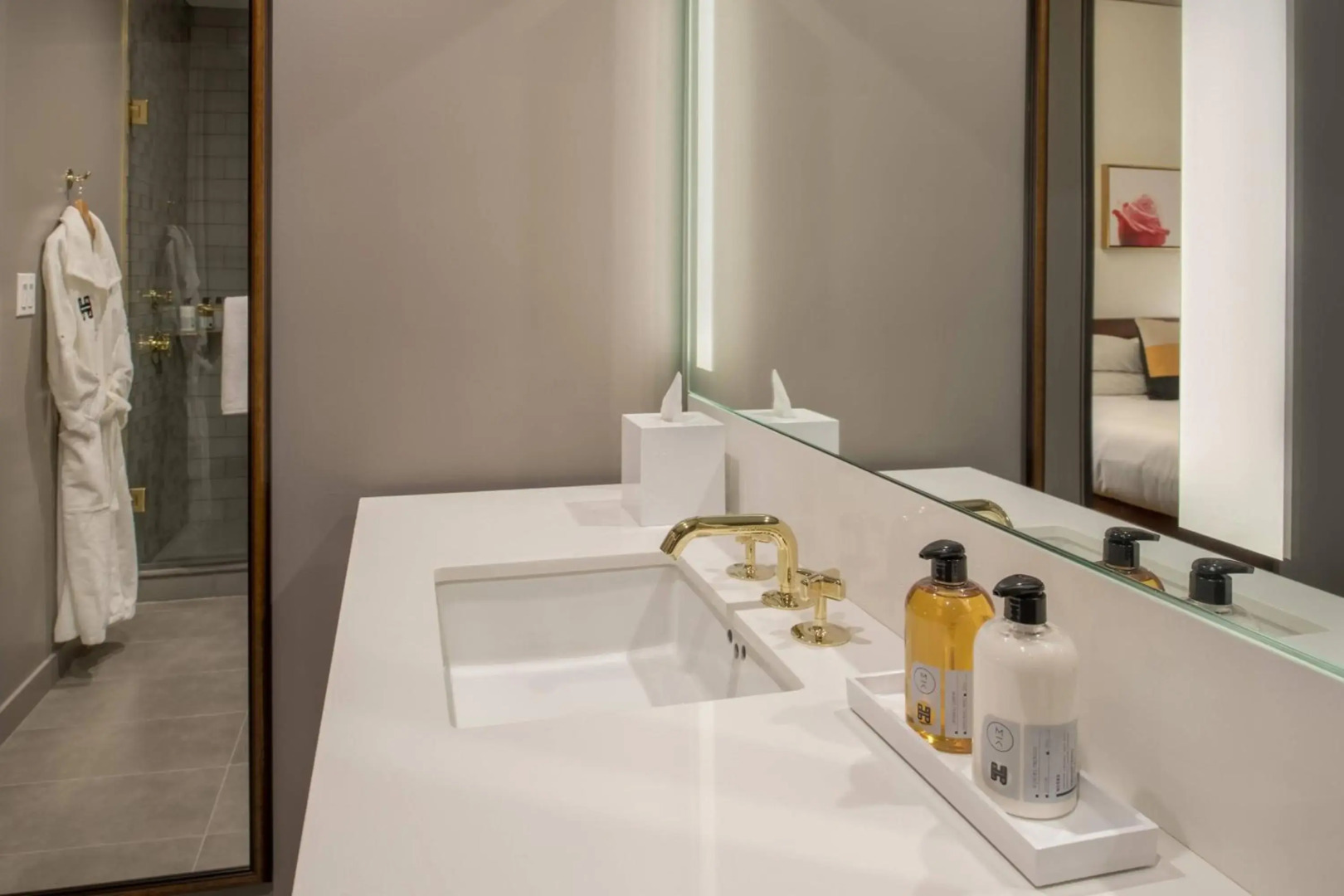 The Hi-Lo, Autograph Collection