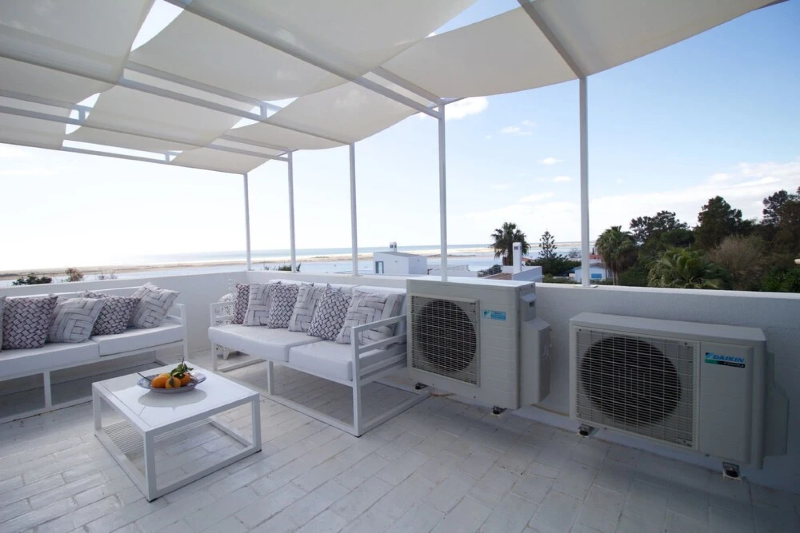 Horta do Mar 2 by Lightbooking