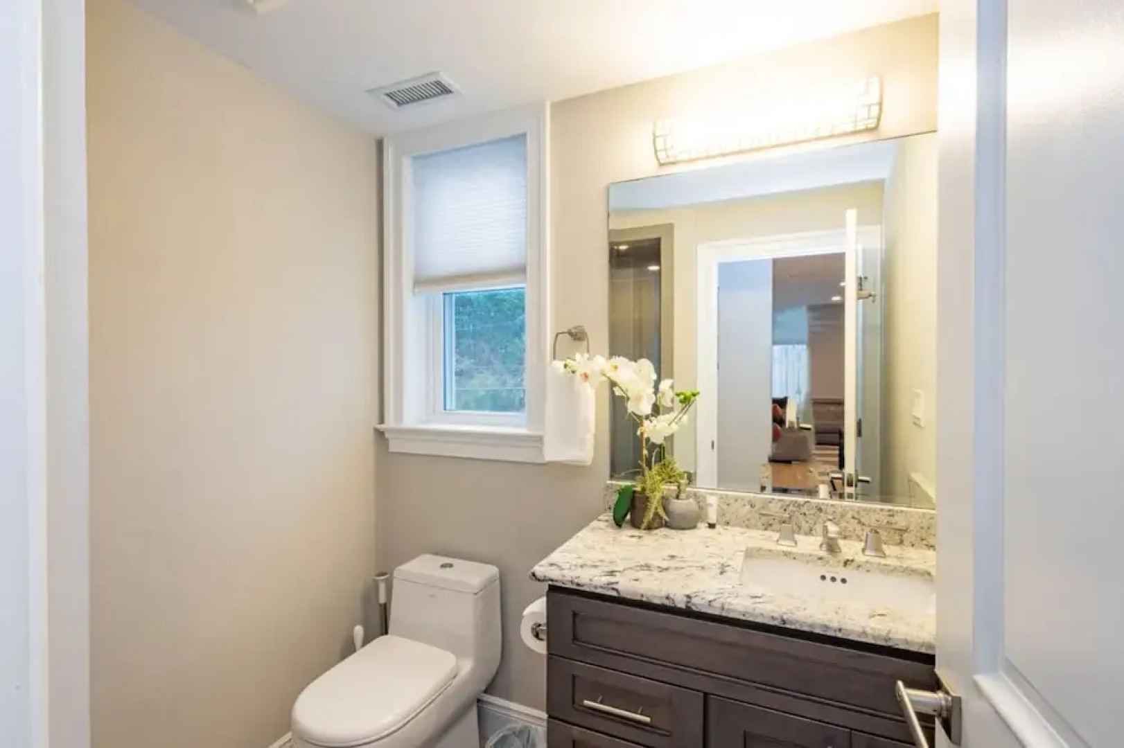 Spacious 6BR Beach Home With Elevator Decks - Ideal for Family Holidays Winter Escapes