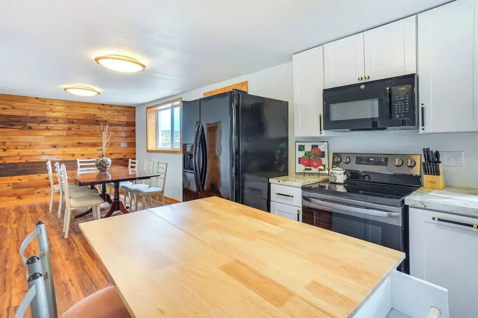 1 Mi to Shore: Lake Michigan Retreat w/ Game Room!