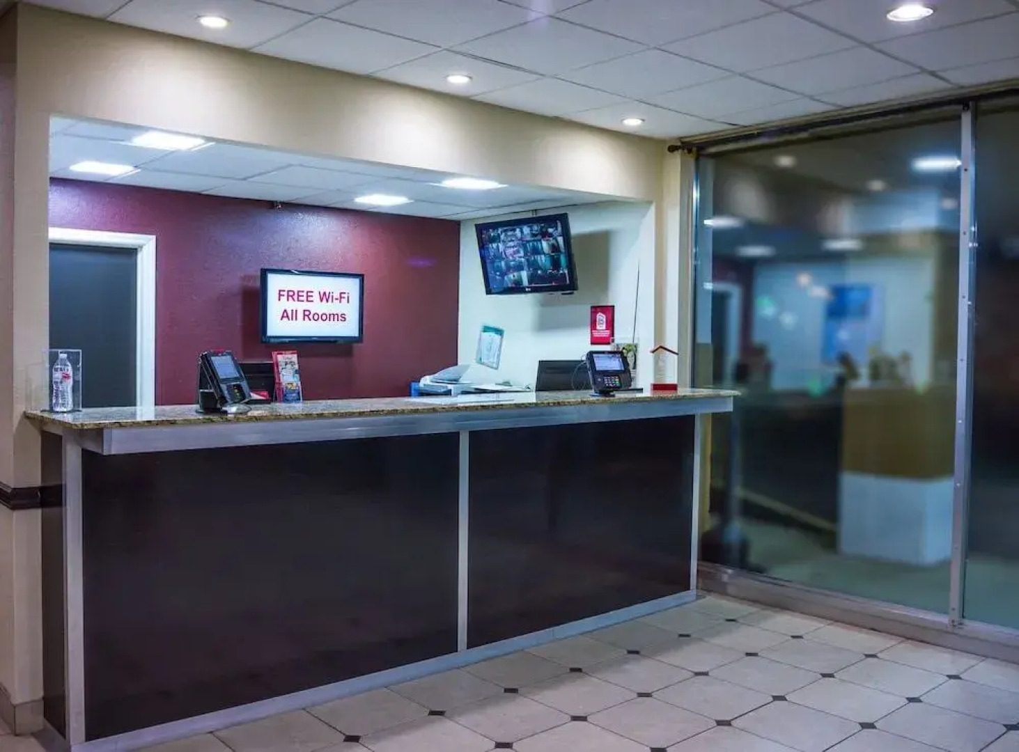 Red Roof Inn & Suites Piqua