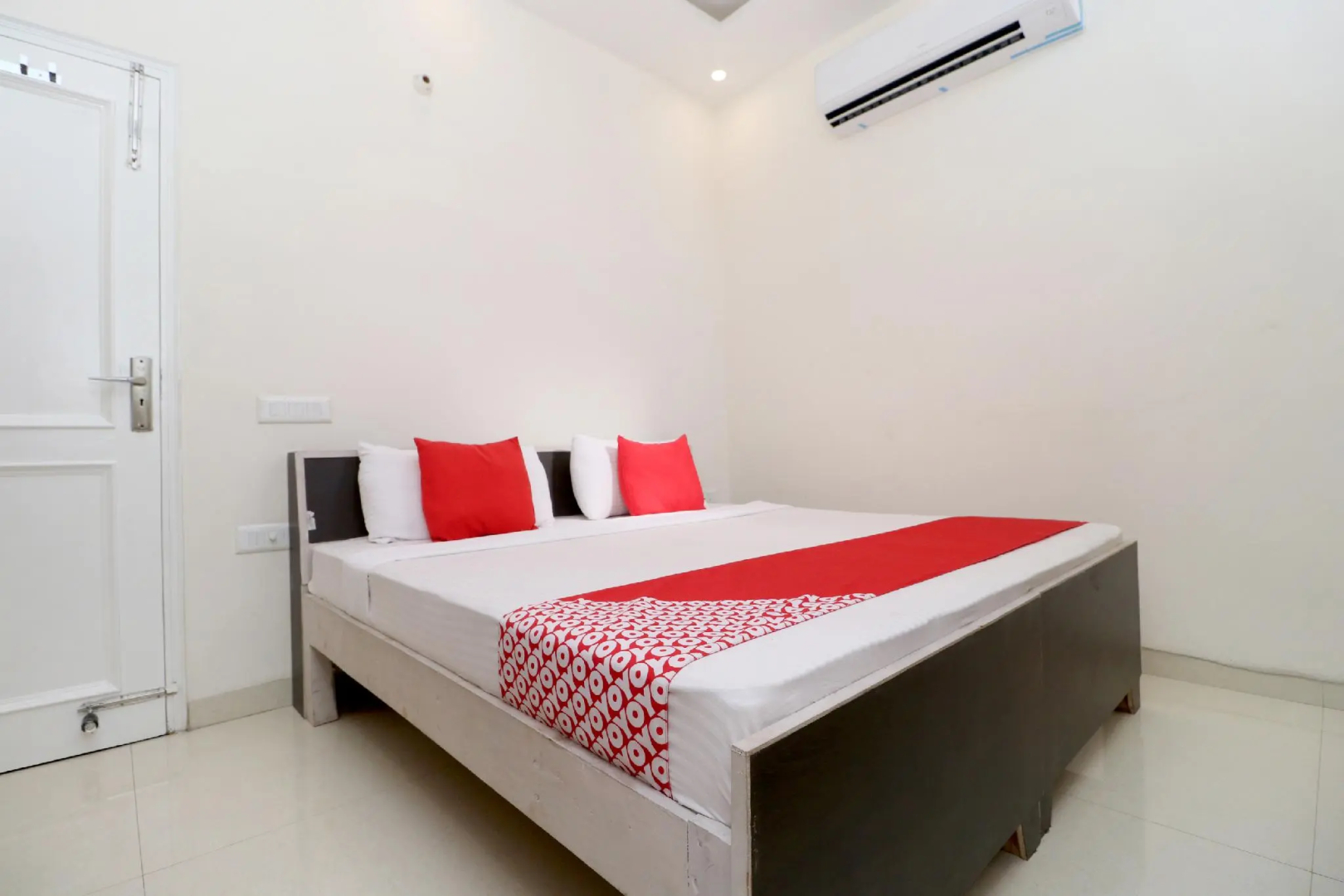 OYO 22097 Hotel Jd