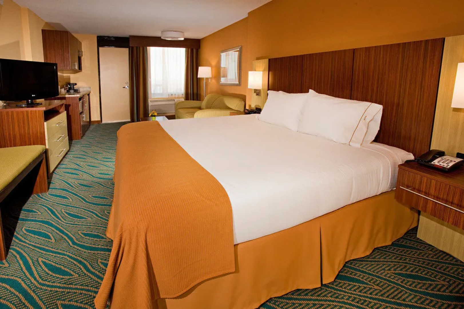 Holiday Inn Express Hotel & Suites Oceanfront Daytona Beach Shor