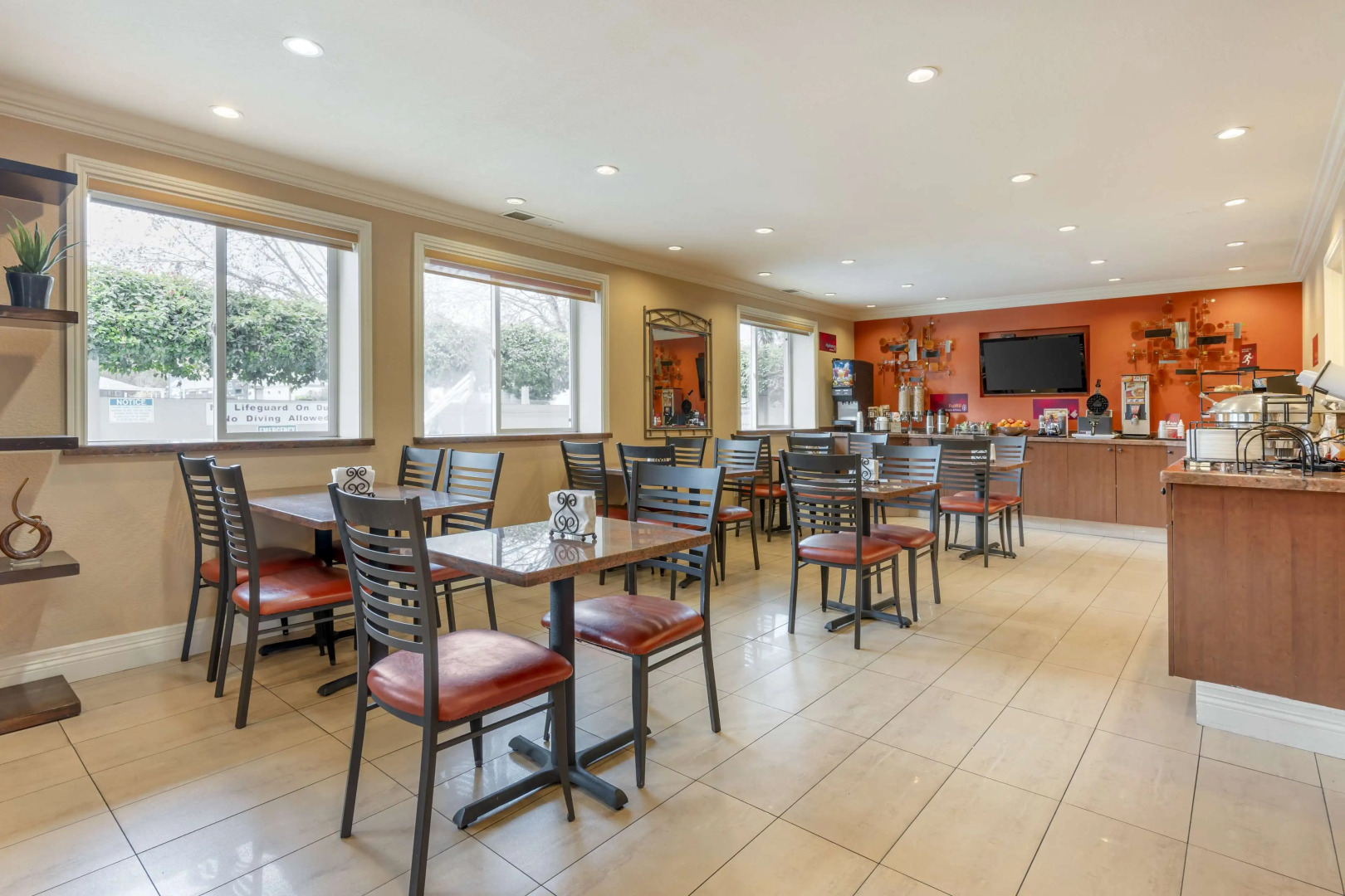 Best Western Plus Airport Plaza