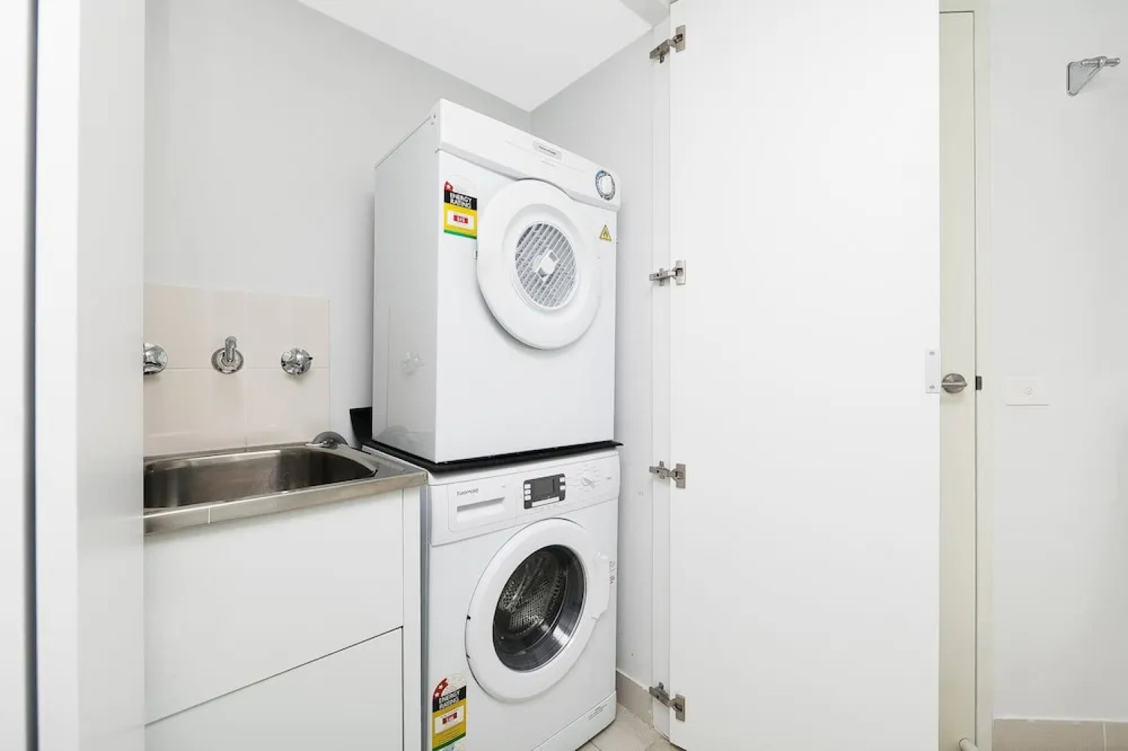 Astra Apartments - The Griffin