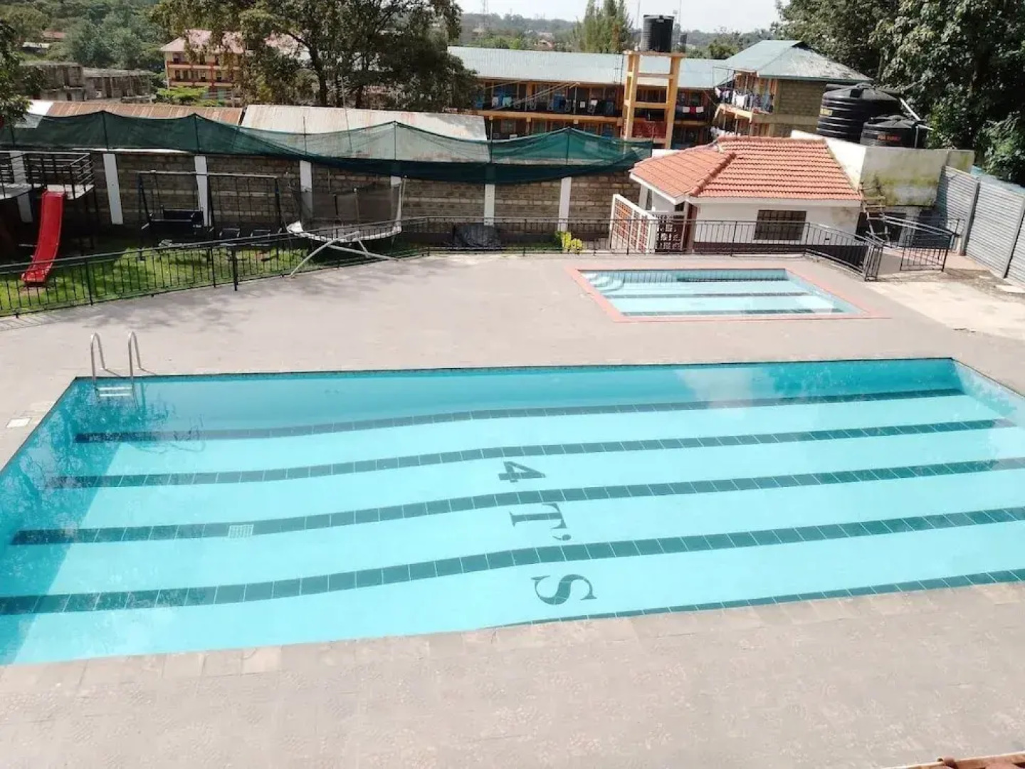 4 Tee's Hotel Rongai