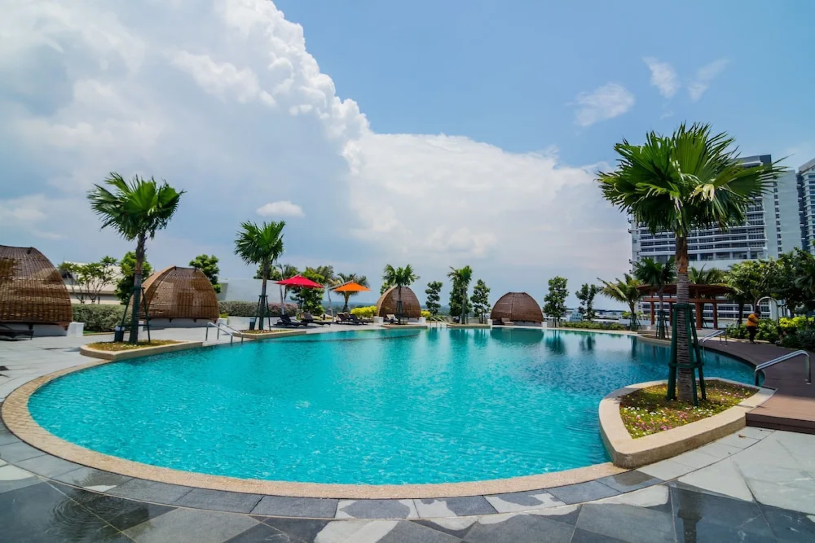 Almas Suites by Subhome