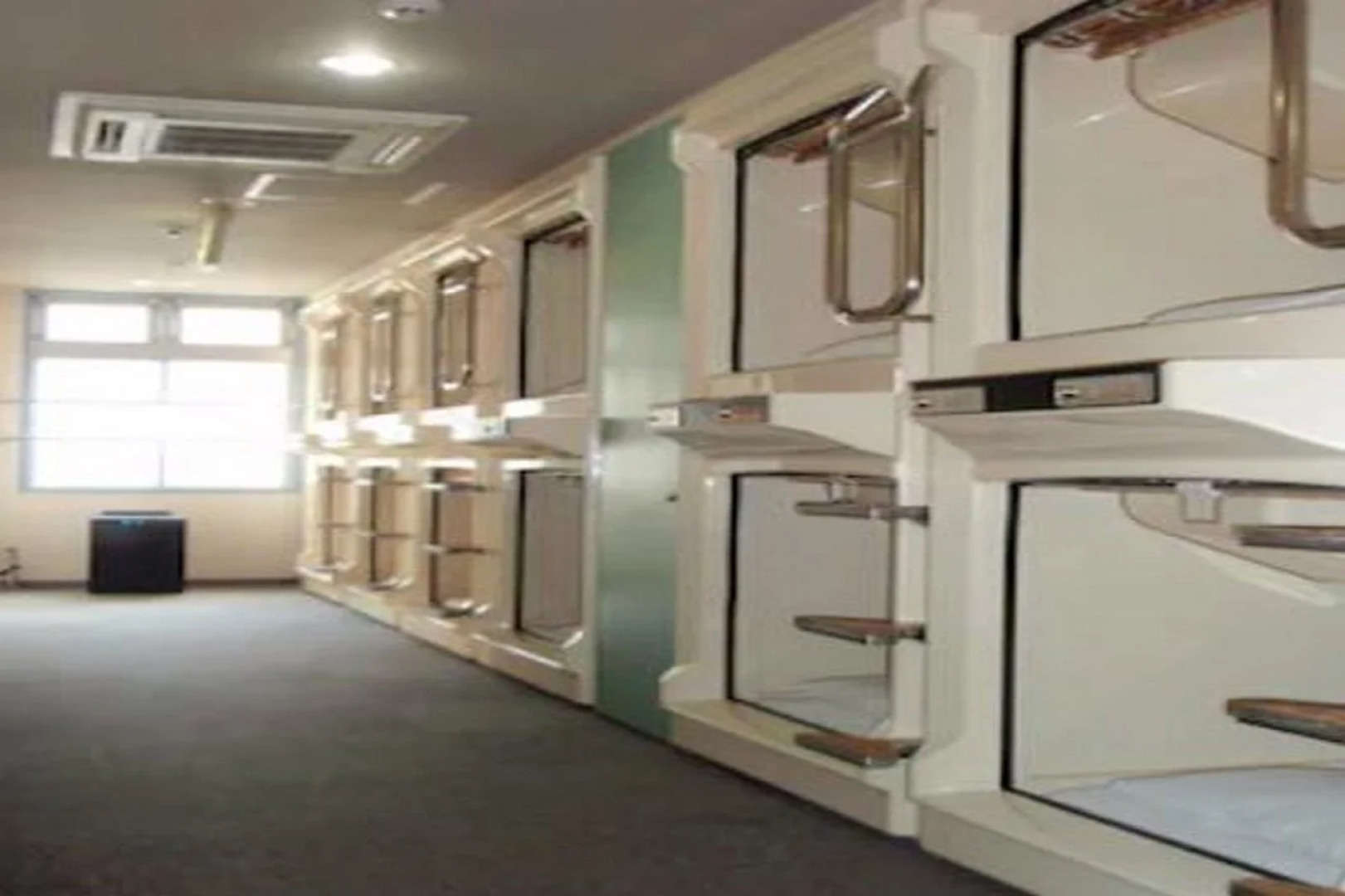 Capsule Hotel Kobe Sannomiya (Male Only)