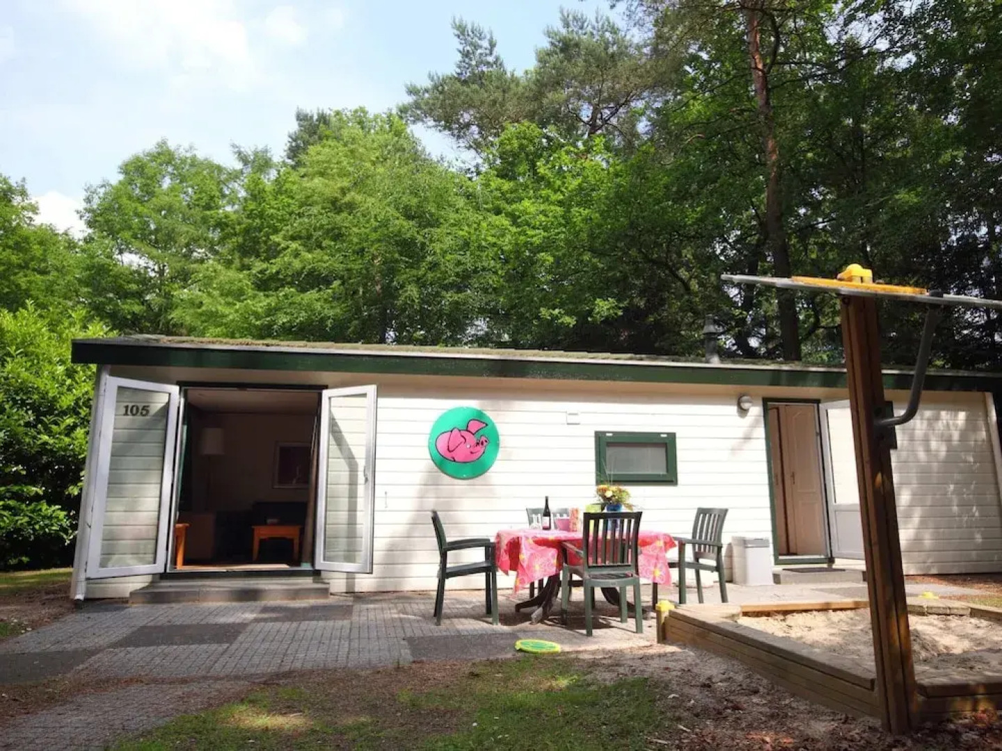 Tidy Furnished Chalet With a Combi Microwave, in the Veluwe