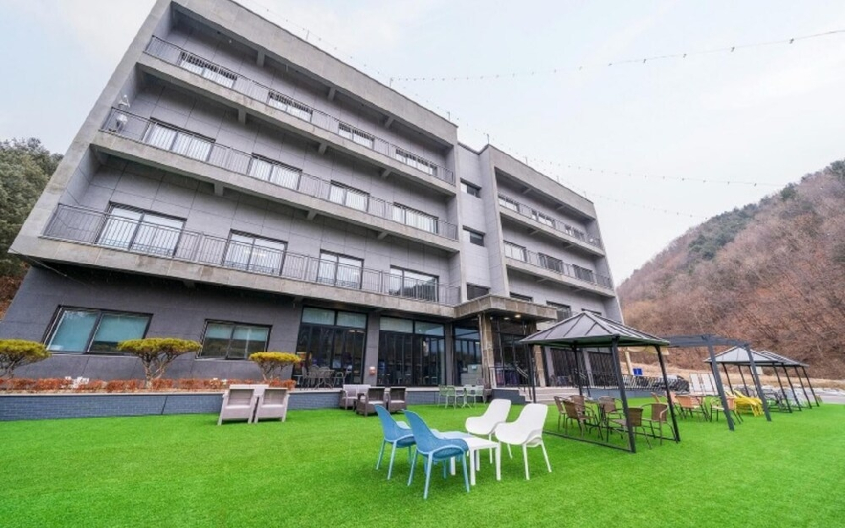 Hoengseong Nature Healing Pool Villa