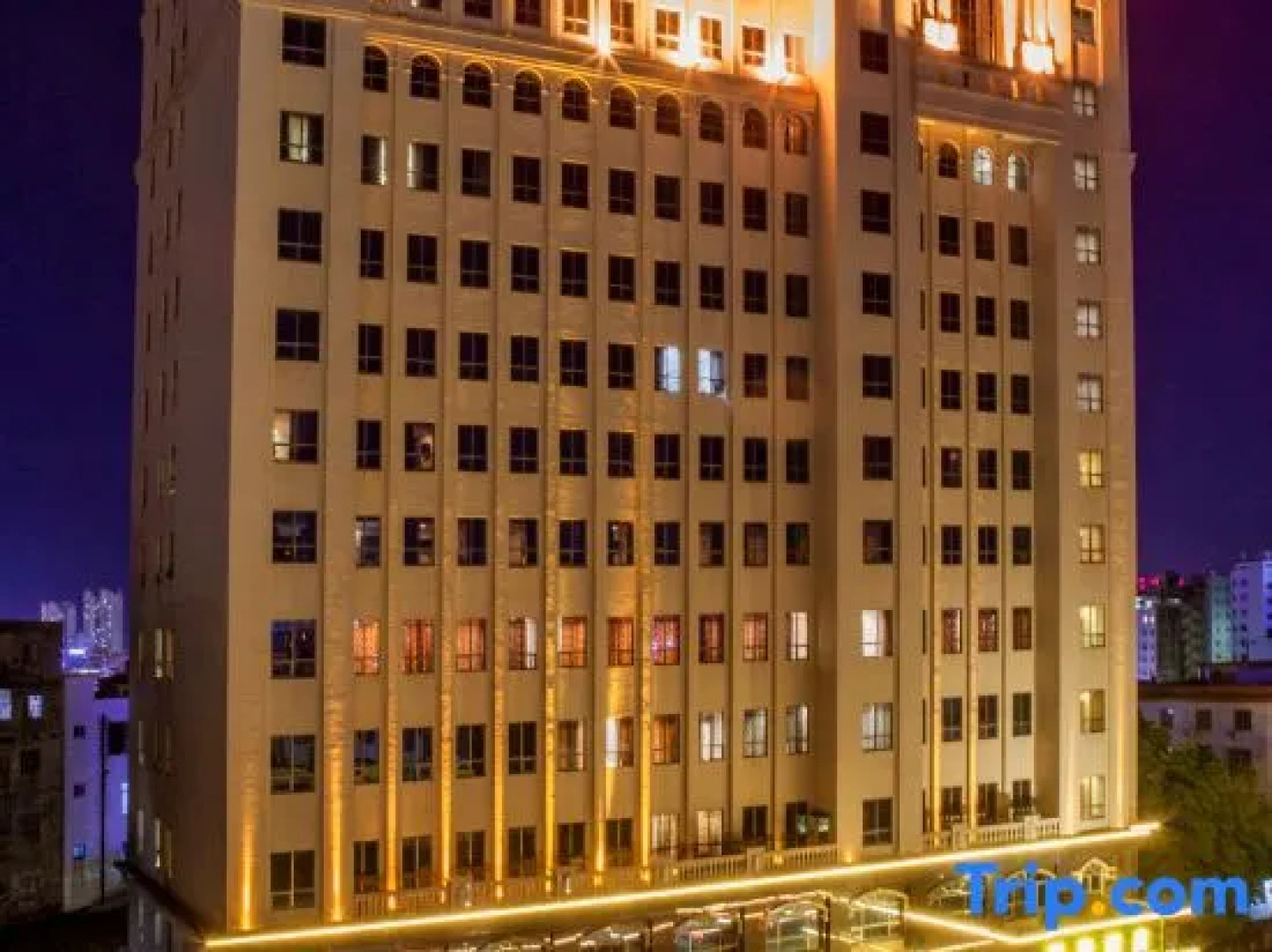 Yangjiang Yintai Hotel (Baili Plaza Branch)