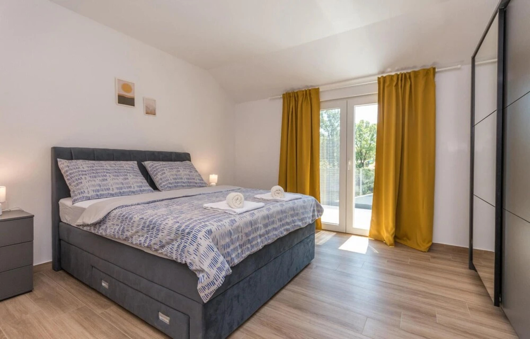 Stunning Home in Donje Rastane With Wifi, 4 Bedrooms and Outdoor Swimming Pool