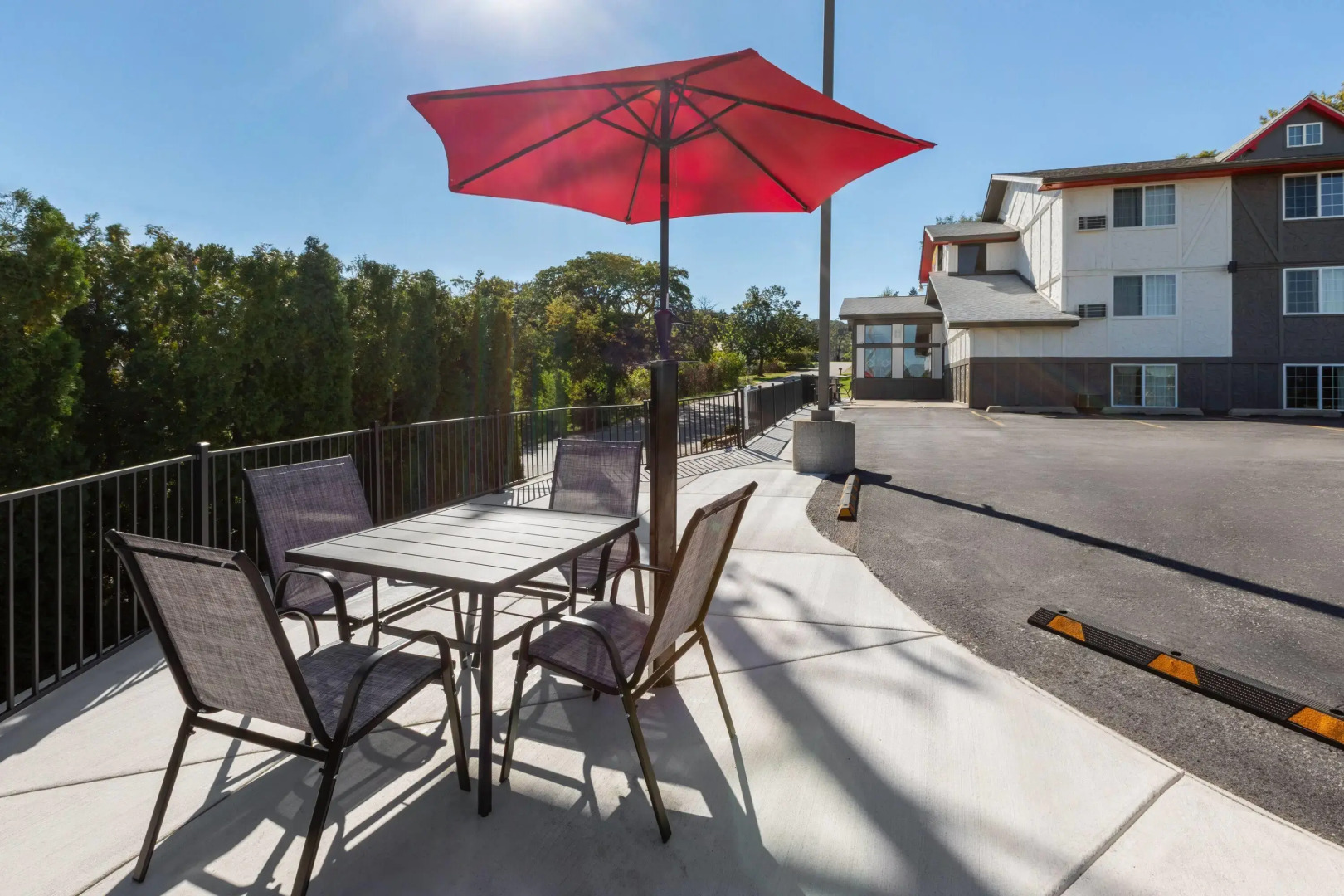 Super 8 by Wyndham Winona MN