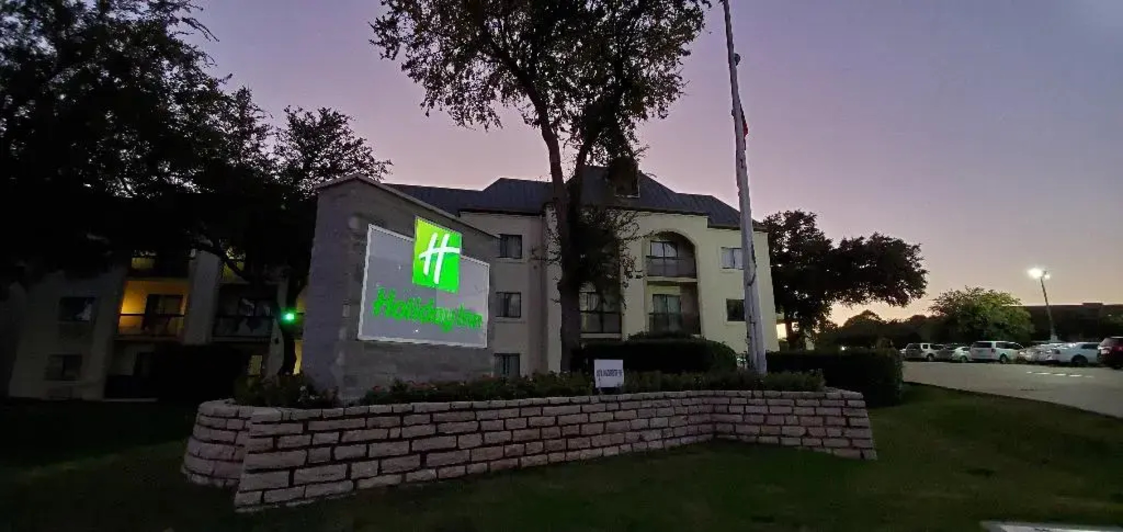 Holiday Inn Irving Las Colinas by IHG