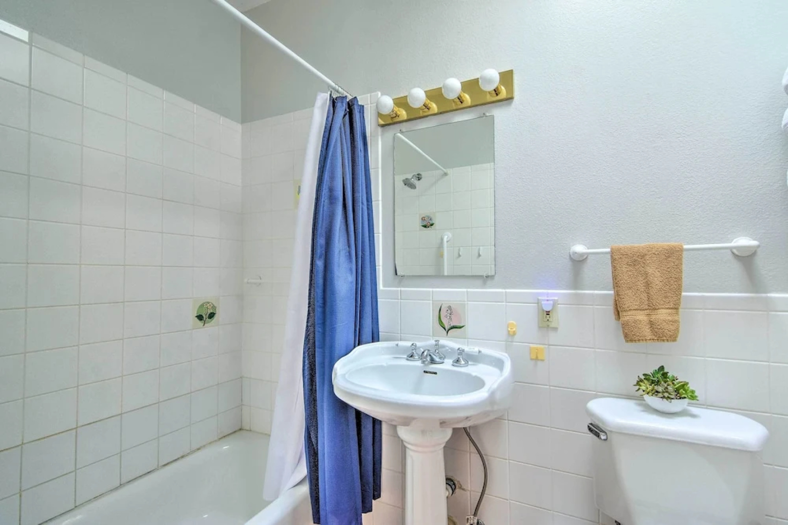 Tranquil Eloy Apartment w/ Oasis Courtyard!