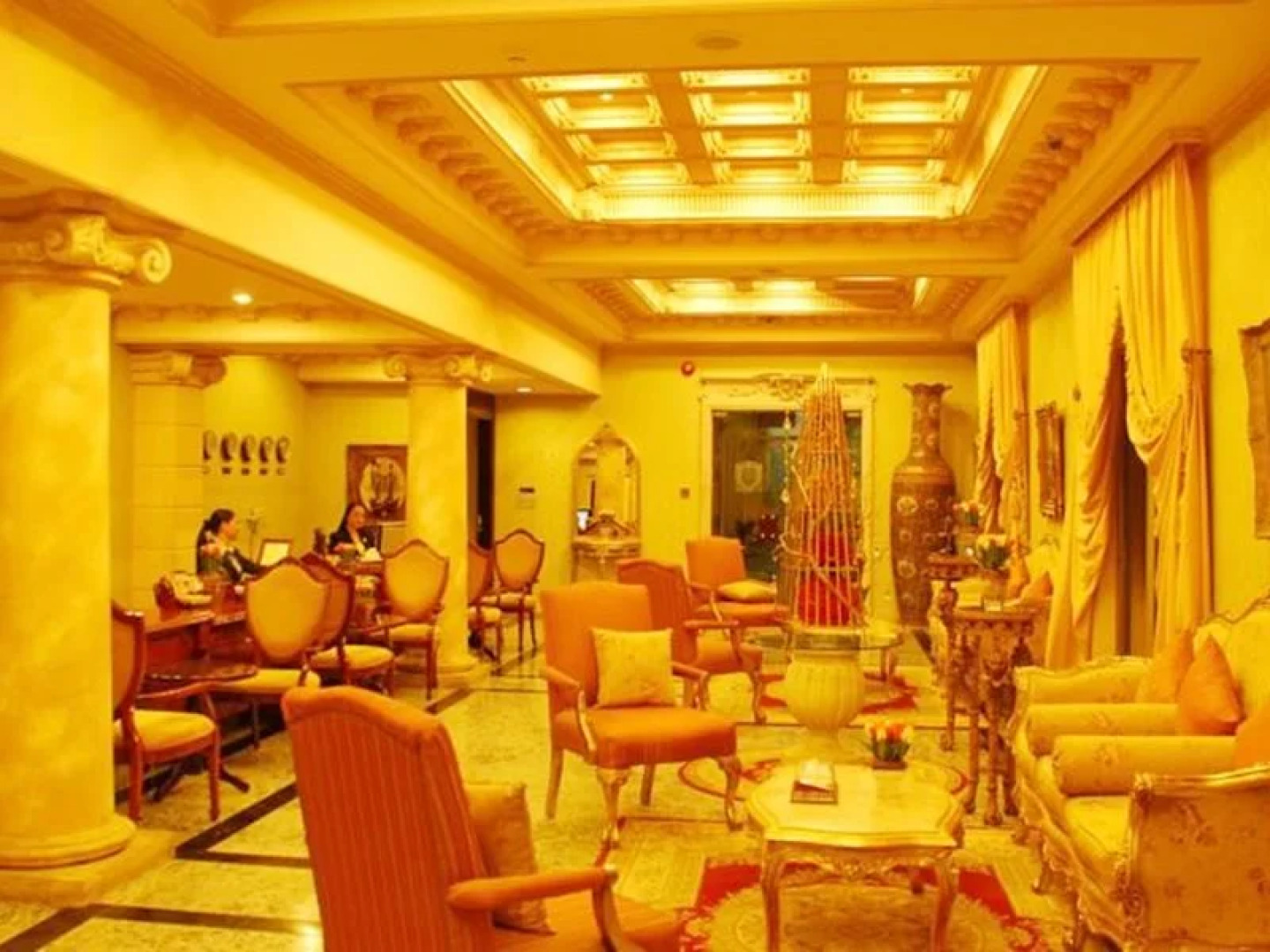 Riviera Palace Deluxe Suites